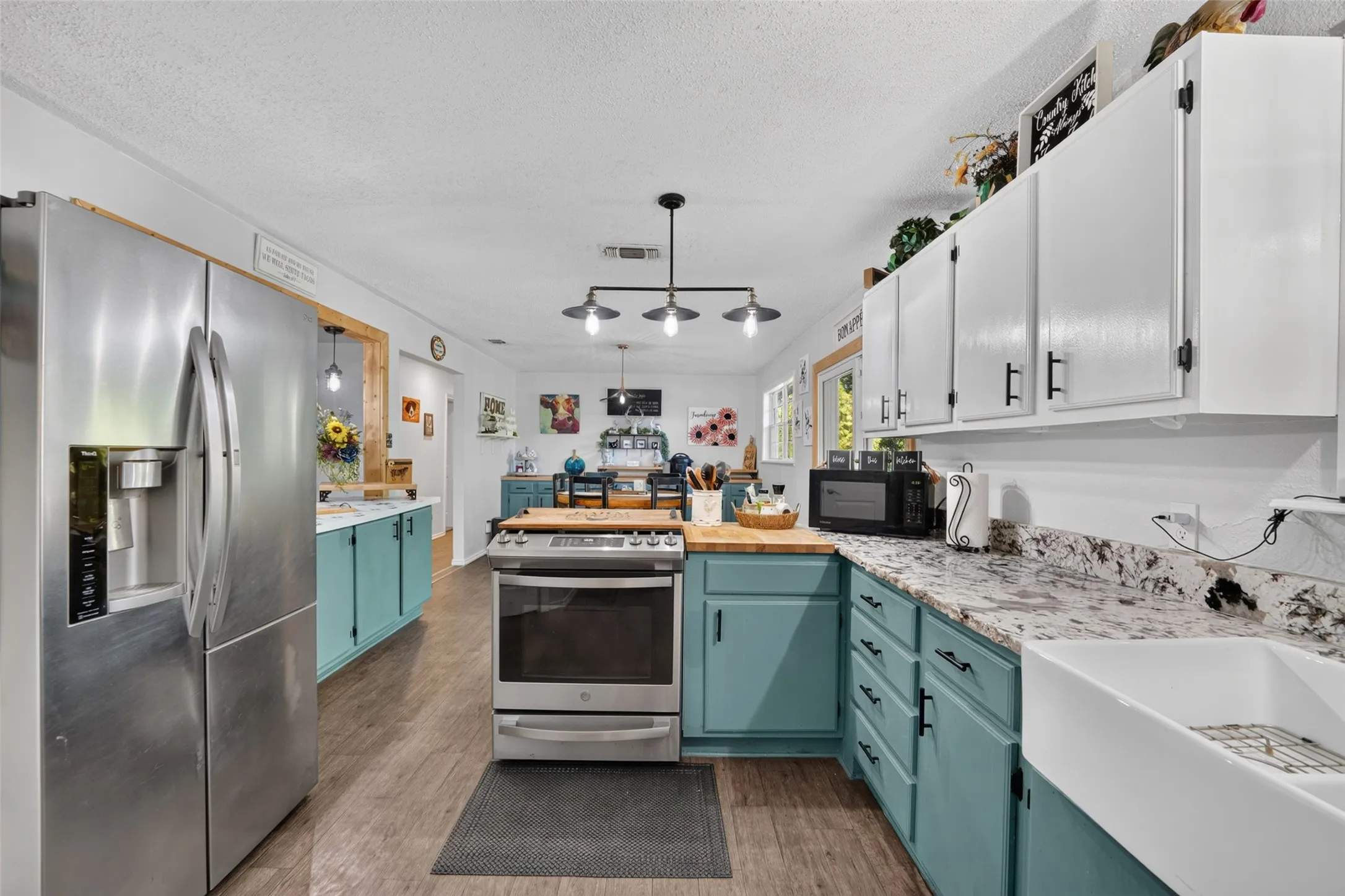 Single Family Residence For Sale in Hunt County , 108 Meyers Avenue, Quinlan, Texas 75474, 4 Bedroom, 2 Bathroom, 3 Garage spaces, 2,208 Sqft, built in 1983, mls#21378666, Real Estate Agent in Quinlan, Homes For Sale in Hunt county, Homes For Sale in Quinlan, Realtor in Quinlan Texas, Real Estate Brokerage Independent Realty Texas, Luminita Cordes Realtor