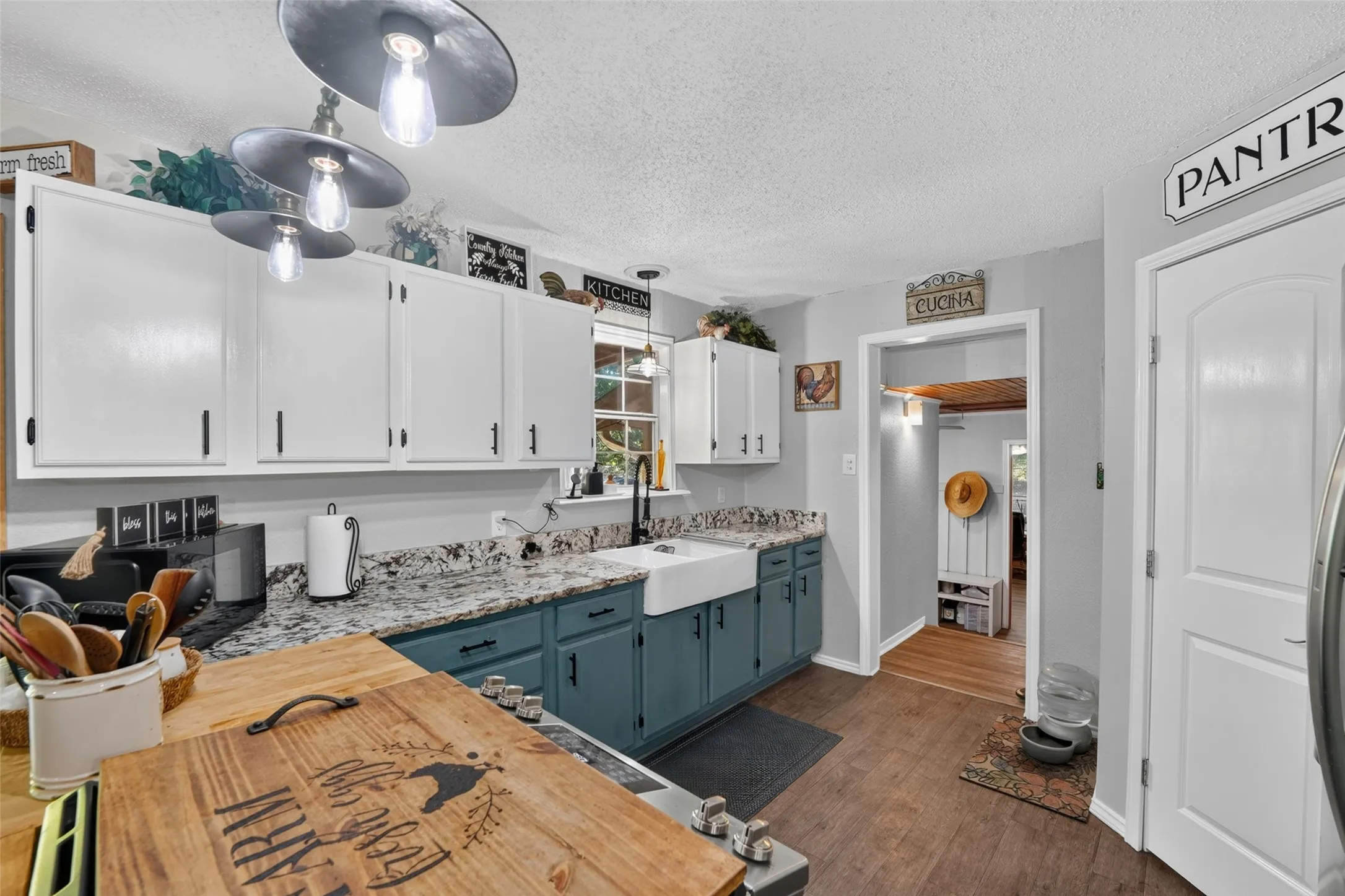 Single Family Residence For Sale in Hunt County , 108 Meyers Avenue, Quinlan, Texas 75474, 4 Bedroom, 2 Bathroom, 3 Garage spaces, 2,208 Sqft, built in 1983, mls#21378666, Real Estate Agent in Quinlan, Homes For Sale in Hunt county, Homes For Sale in Quinlan, Realtor in Quinlan Texas, Real Estate Brokerage Independent Realty Texas, Luminita Cordes Realtor