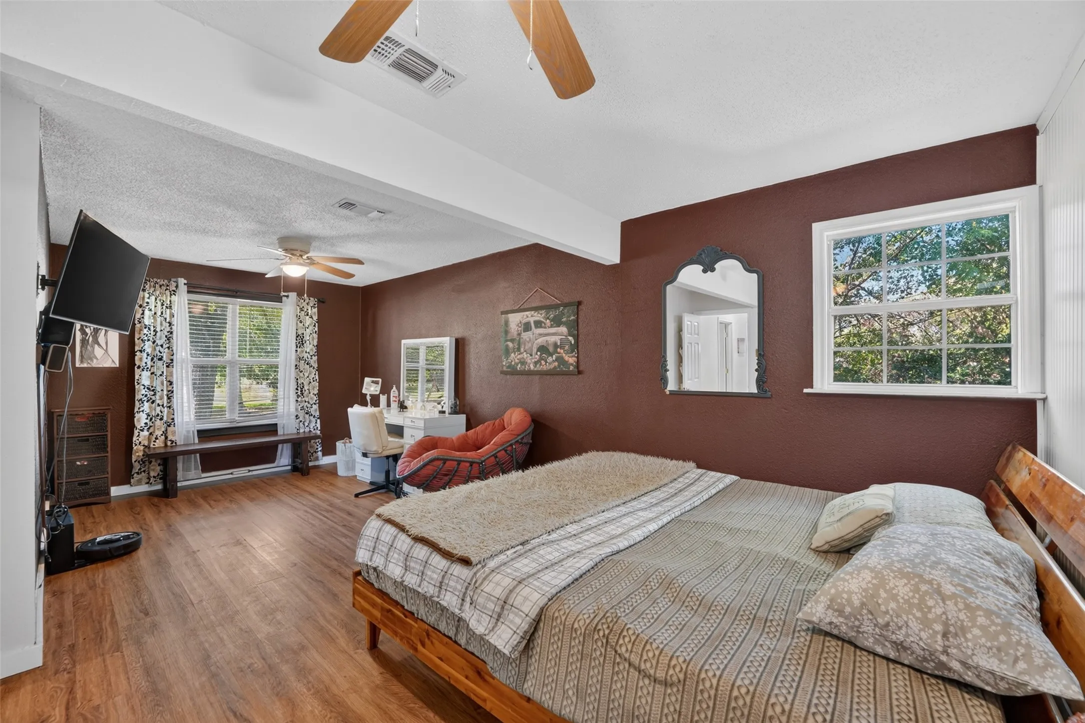 Single Family Residence For Sale in Hunt County , 108 Meyers Avenue, Quinlan, Texas 75474, 4 Bedroom, 2 Bathroom, 3 Garage spaces, 2,208 Sqft, built in 1983, mls#21378666, Real Estate Agent in Quinlan, Homes For Sale in Hunt county, Homes For Sale in Quinlan, Realtor in Quinlan Texas, Real Estate Brokerage Independent Realty Texas, Luminita Cordes Realtor