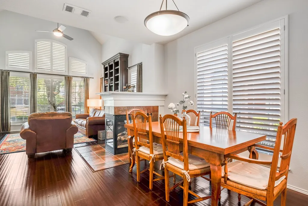 Plenty of Room for Family Dining.