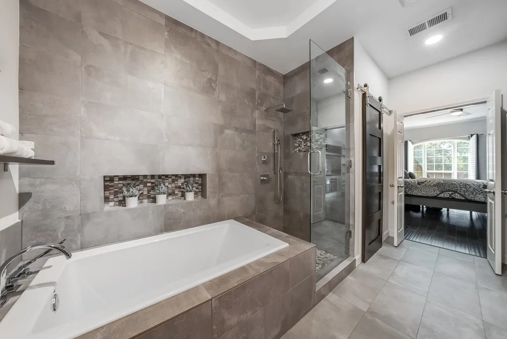 Single Family Residence For Sale in Collin County , 11474 Chaucer Drive, Frisco, Texas 75035, 3 Bedroom, 3 Bathroom, 2 Garage spaces, 2,125 Sqft, built in 2003, mls#21343019, Real Estate Agent in Frisco, Homes For Sale in Collin county, Homes For Sale in Frisco, Realtor in Frisco Texas, Real Estate Brokerage Independent Realty Texas, Luminita Cordes Realtor