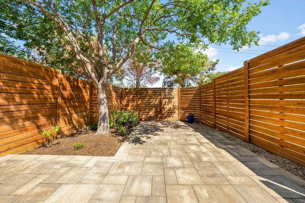 Single Family Residence For Sale in Collin County , 11474 Chaucer Drive, Frisco, Texas 75035, 3 Bedroom, 3 Bathroom, 2 Garage spaces, 2,125 Sqft, built in 2003, mls#21343019, Real Estate Agent in Frisco, Homes For Sale in Collin county, Homes For Sale in Frisco, Realtor in Frisco Texas, Real Estate Brokerage Independent Realty Texas, Luminita Cordes Realtor