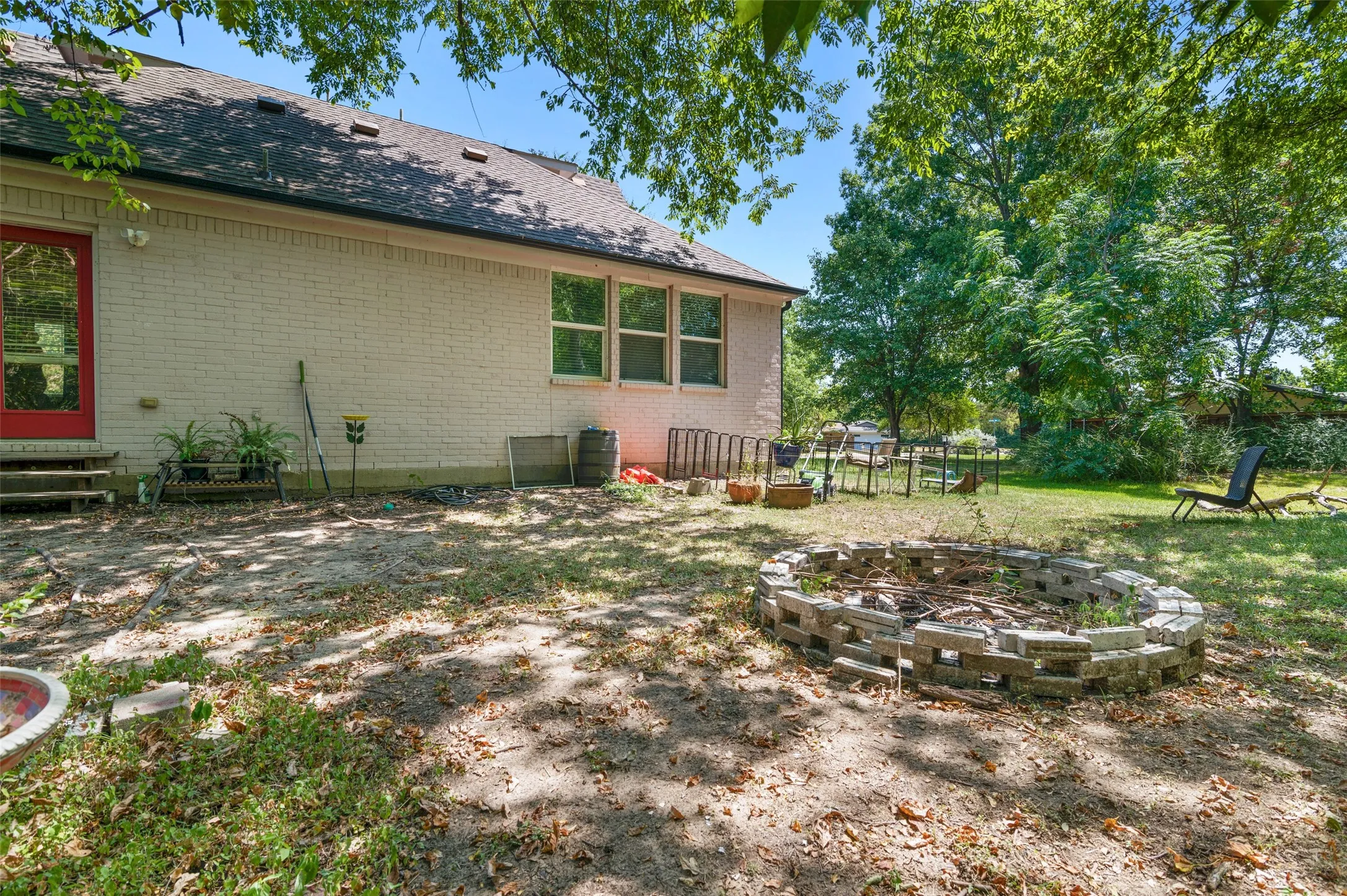 Single Family Residence For Rent in Denton County , 2220 Burning Tree Lane, Denton, Texas 76209, 4 Bedroom, 2 Bathroom, Garage spaces, 1,654 Sqft, built in 2012, mls#21389252, Real Estate Agent in Denton, Homes For Rent in Denton county, Homes For Rent in Denton, Realtor in Denton Texas, Real Estate Brokerage Independent Realty Texas, Luminita Cordes Realtor