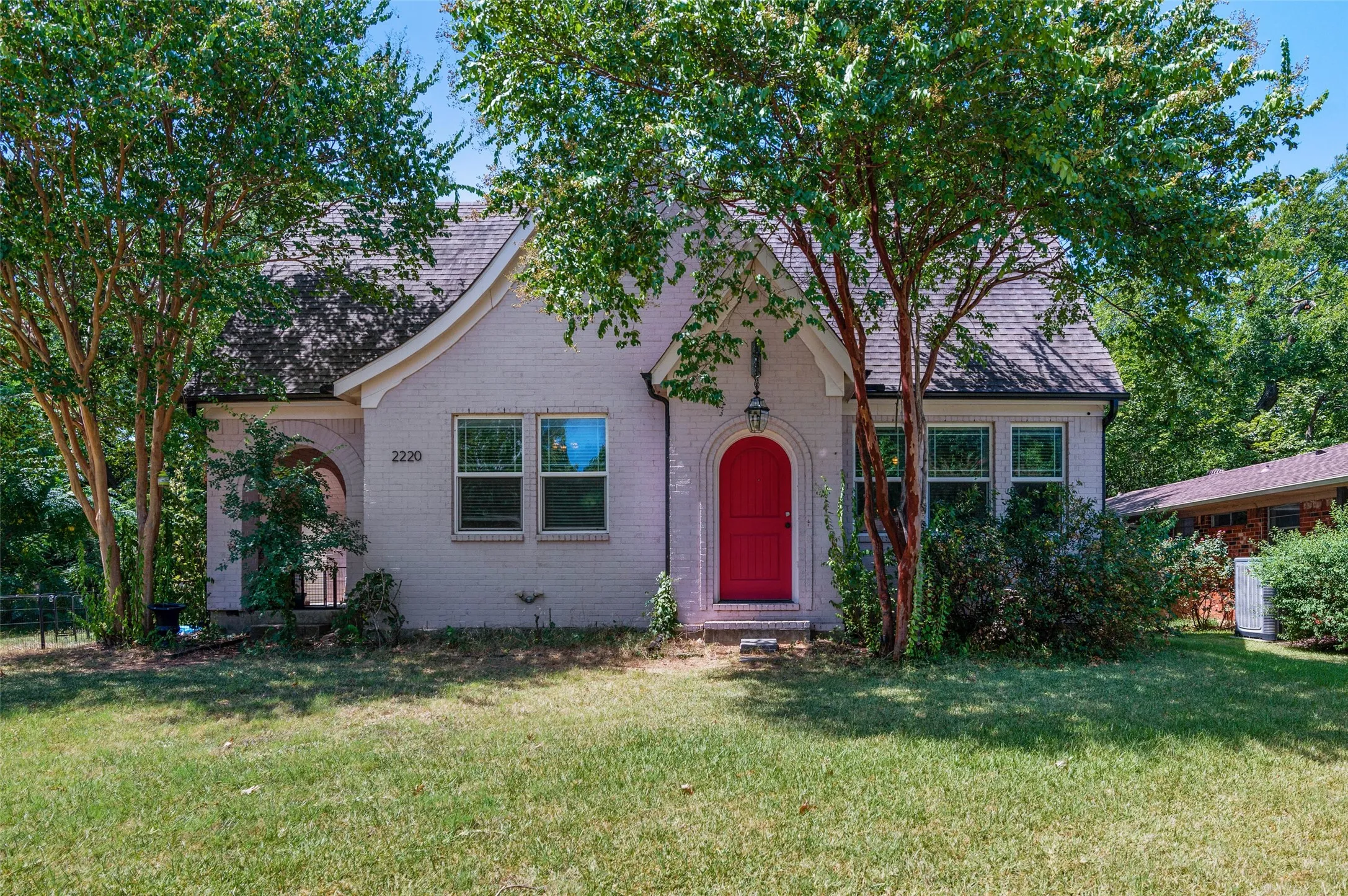 Single Family Residence For Rent in Denton County , 2220 Burning Tree Lane, Denton, Texas 76209, 4 Bedroom, 2 Bathroom, Garage spaces, 1,654 Sqft, built in 2012, mls#21389252, Real Estate Agent in Denton, Homes For Rent in Denton county, Homes For Rent in Denton, Realtor in Denton Texas, Real Estate Brokerage Independent Realty Texas, Luminita Cordes Realtor