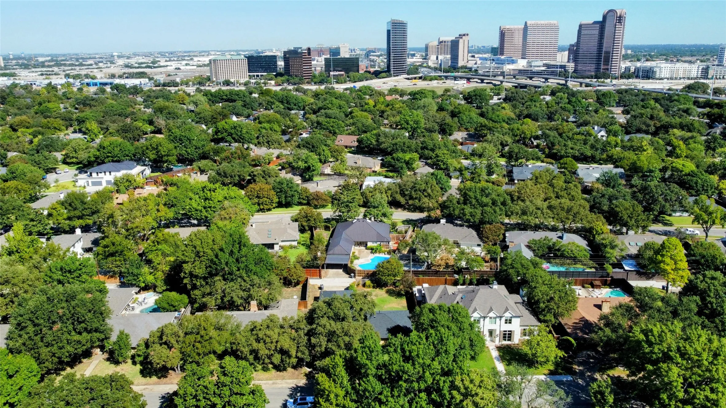 Birds eye view of property with Galleria Mall