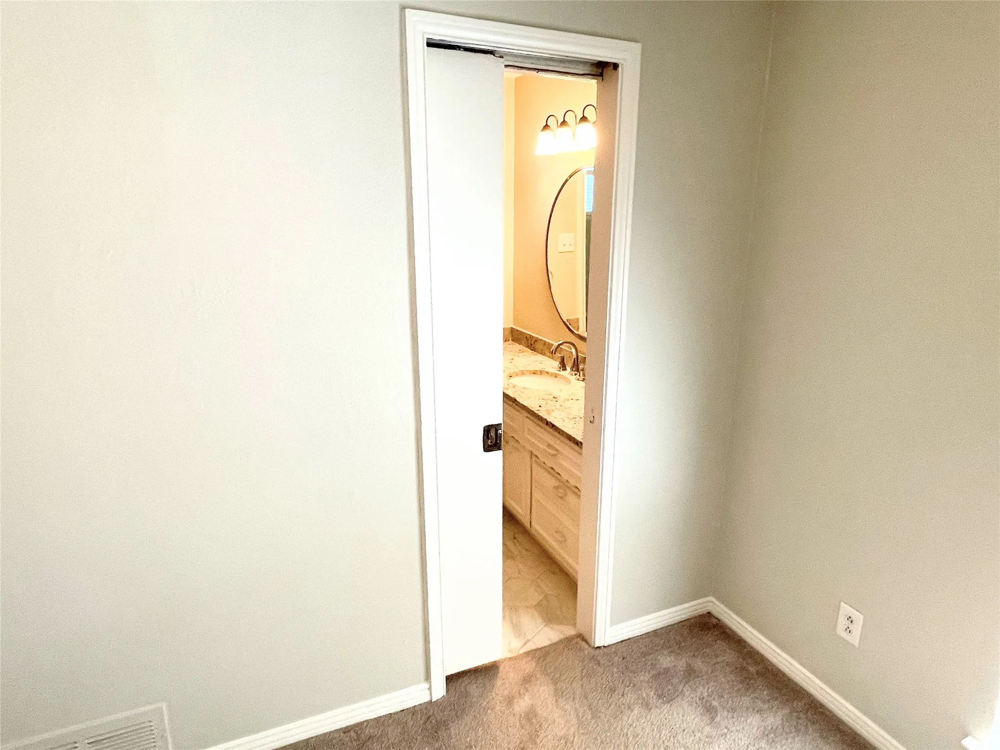 Bedroom 2 jack and jill bathroom entrance