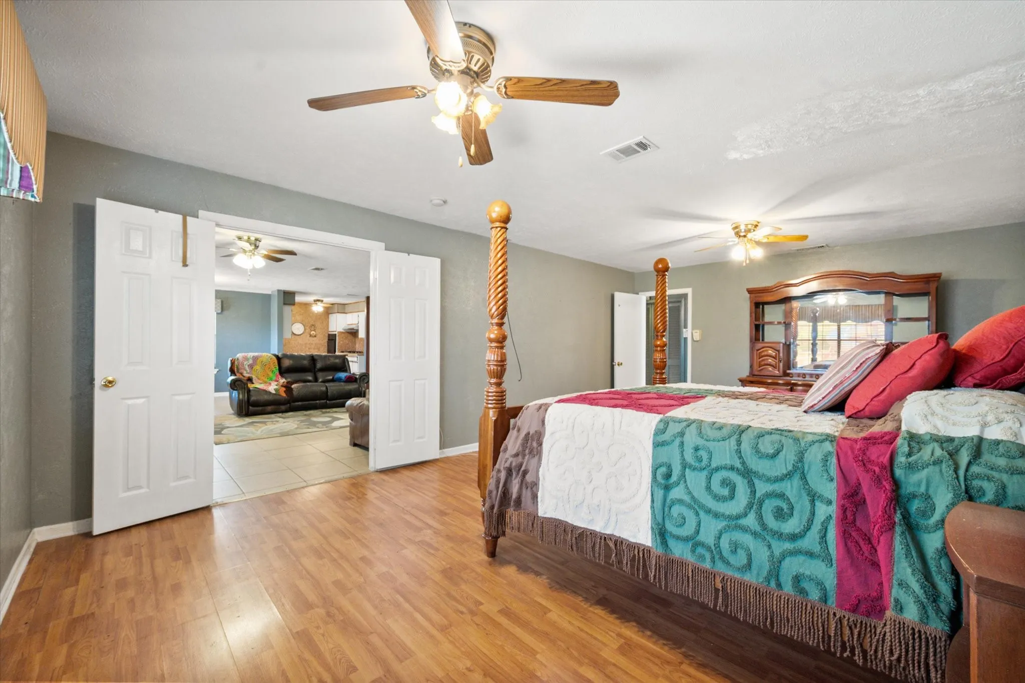 Single Family Residence For Sale in Tarrant County , 3504 Carriage Hill Drive, Forest Hill, Texas 76140, 3 Bedroom, 2 Bathroom, 2 Garage spaces, 1,891 Sqft, built in 1966, mls#21385590, Real Estate Agent in Forest Hill, Homes For Sale in Tarrant county, Homes For Sale in Forest Hill, Realtor in Forest Hill Texas, Real Estate Brokerage Independent Realty Texas, Luminita Cordes Realtor