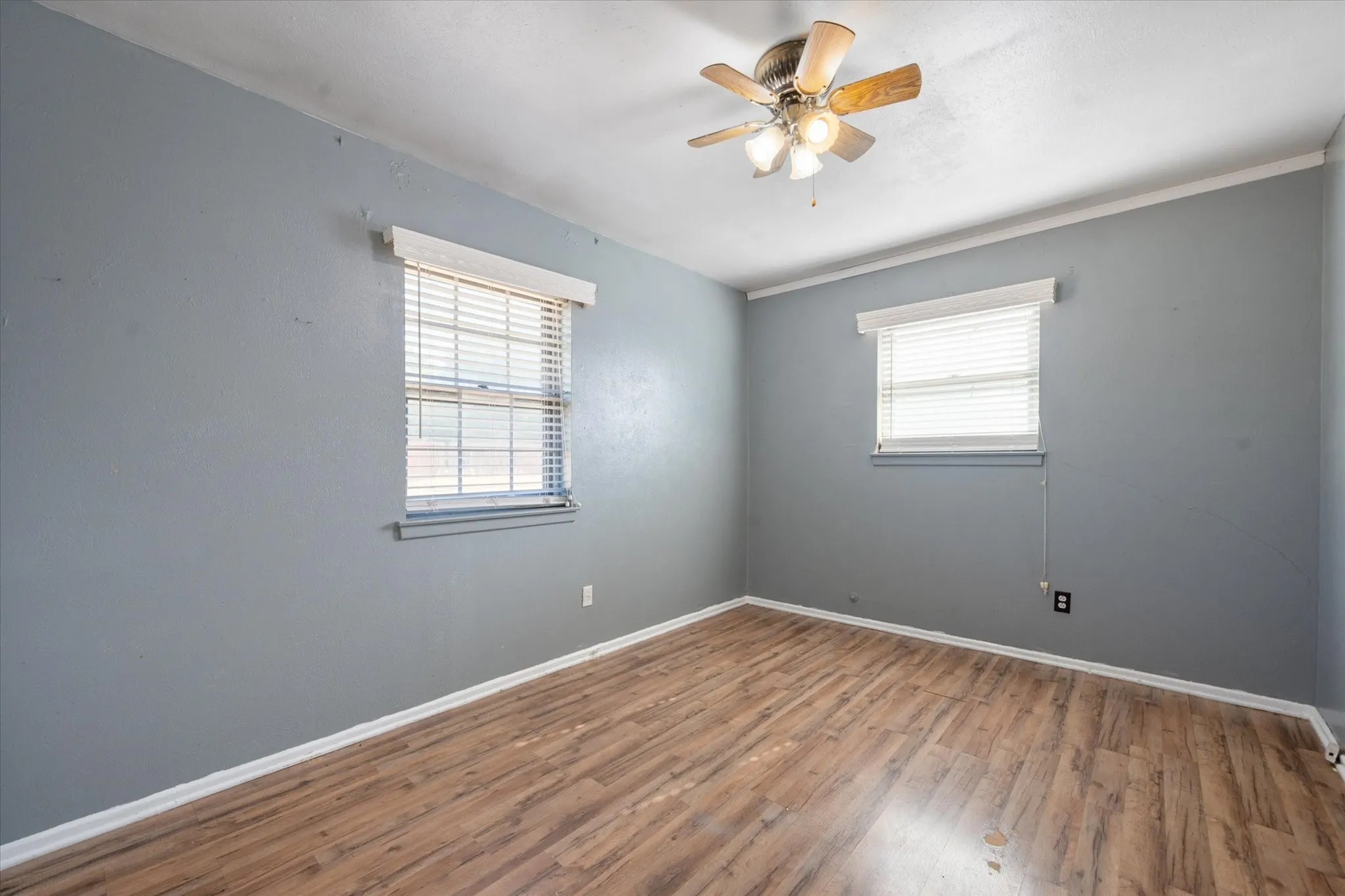 Single Family Residence For Sale in Tarrant County , 3504 Carriage Hill Drive, Forest Hill, Texas 76140, 3 Bedroom, 2 Bathroom, 2 Garage spaces, 1,891 Sqft, built in 1966, mls#21385590, Real Estate Agent in Forest Hill, Homes For Sale in Tarrant county, Homes For Sale in Forest Hill, Realtor in Forest Hill Texas, Real Estate Brokerage Independent Realty Texas, Luminita Cordes Realtor