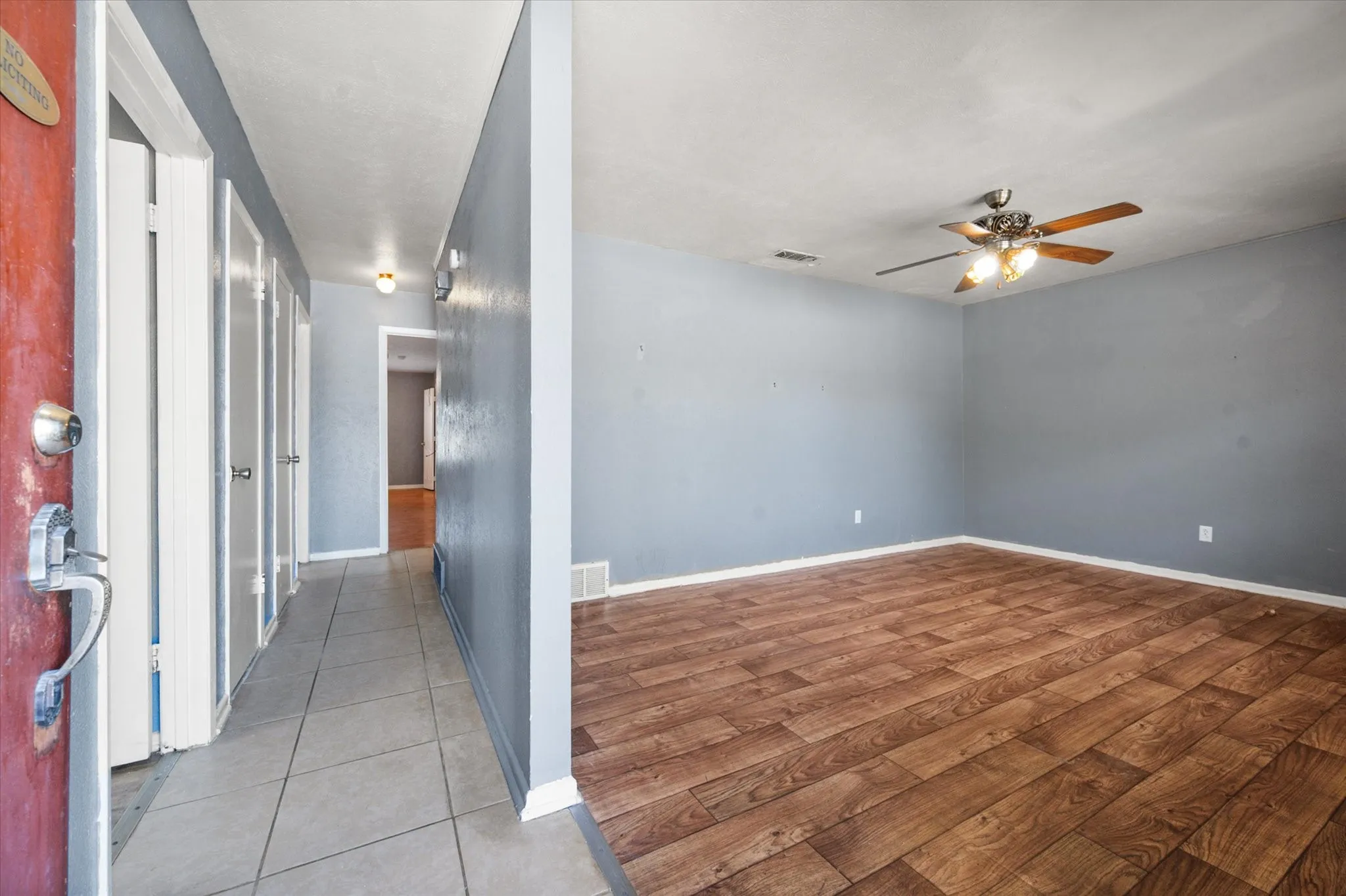 Single Family Residence For Sale in Tarrant County , 3504 Carriage Hill Drive, Forest Hill, Texas 76140, 3 Bedroom, 2 Bathroom, 2 Garage spaces, 1,891 Sqft, built in 1966, mls#21385590, Real Estate Agent in Forest Hill, Homes For Sale in Tarrant county, Homes For Sale in Forest Hill, Realtor in Forest Hill Texas, Real Estate Brokerage Independent Realty Texas, Luminita Cordes Realtor