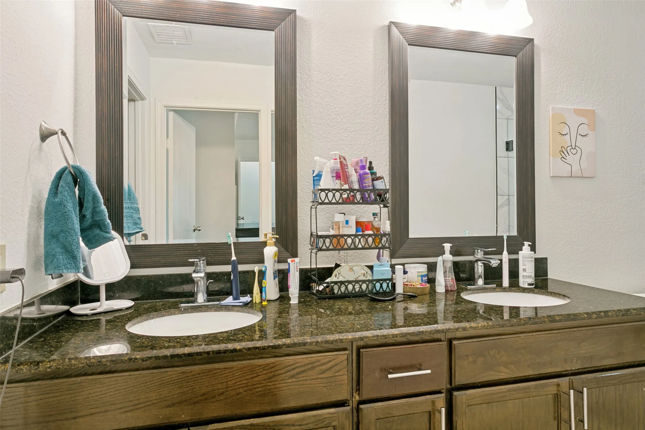 Single Family Residence For Rent in Dallas County , 924 Sugarberry Drive, Coppell, Texas 75019, 3 Bedroom, 2 Bathroom, 2 Garage spaces, 1,320 Sqft, built in 1983, mls#21388704, Real Estate Agent in Coppell, Homes For Rent in Dallas county, Homes For Rent in Coppell, Realtor in Coppell Texas, Real Estate Brokerage Independent Realty Texas, Luminita Cordes Realtor