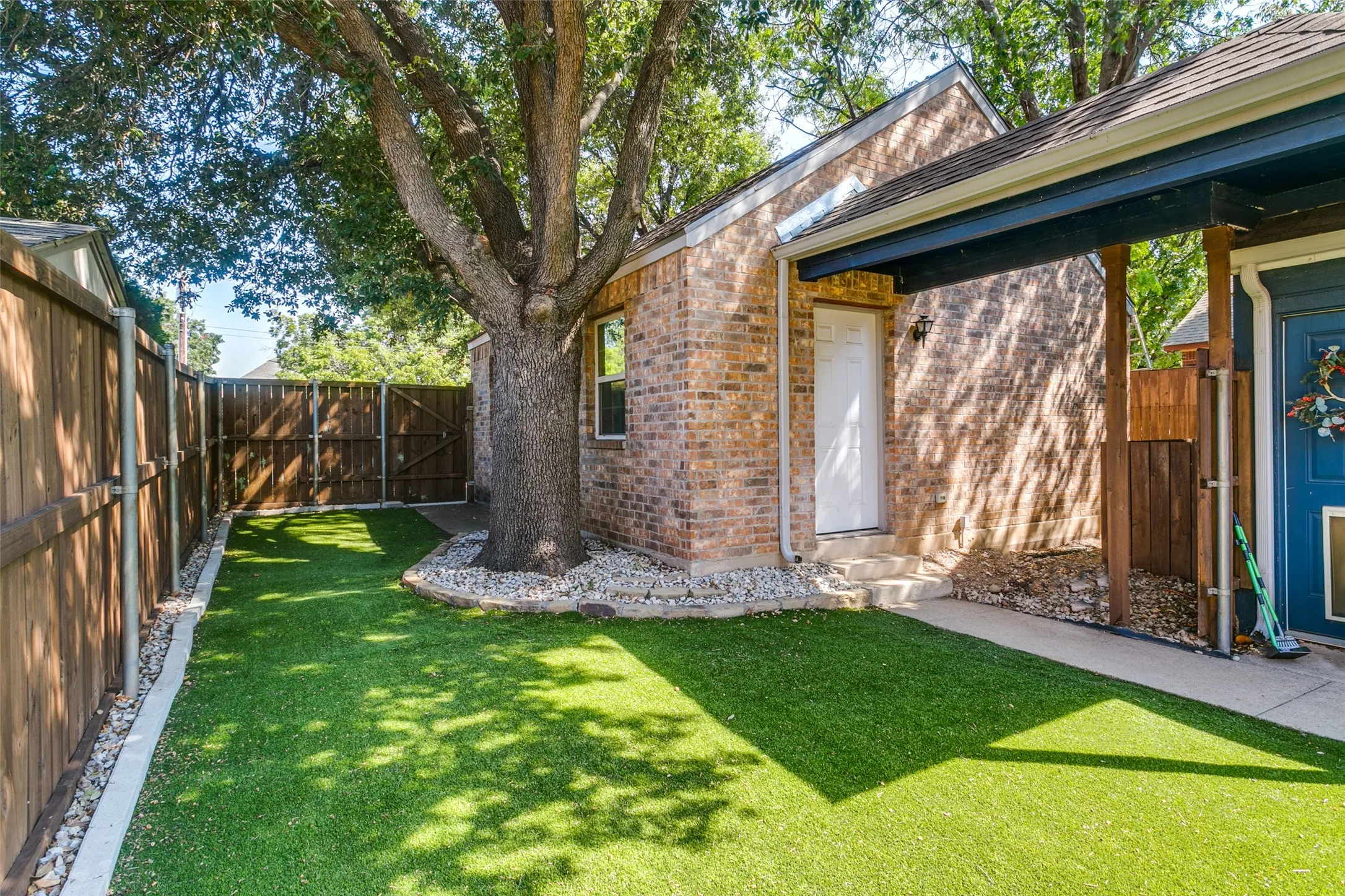 Single Family Residence For Rent in Dallas County , 924 Sugarberry Drive, Coppell, Texas 75019, 3 Bedroom, 2 Bathroom, 2 Garage spaces, 1,320 Sqft, built in 1983, mls#21388704, Real Estate Agent in Coppell, Homes For Rent in Dallas county, Homes For Rent in Coppell, Realtor in Coppell Texas, Real Estate Brokerage Independent Realty Texas, Luminita Cordes Realtor