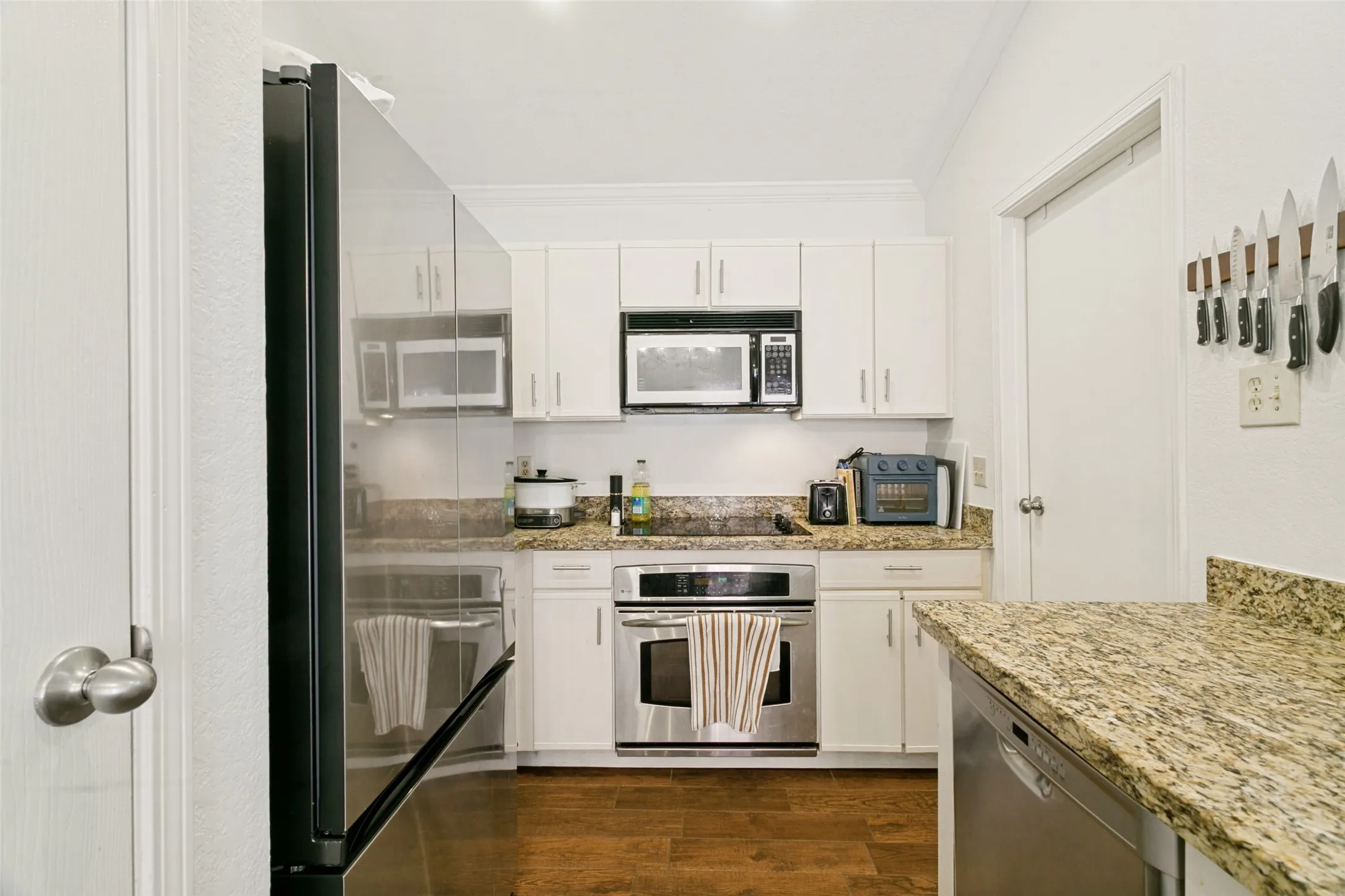 Single Family Residence For Rent in Dallas County , 924 Sugarberry Drive, Coppell, Texas 75019, 3 Bedroom, 2 Bathroom, 2 Garage spaces, 1,320 Sqft, built in 1983, mls#21388704, Real Estate Agent in Coppell, Homes For Rent in Dallas county, Homes For Rent in Coppell, Realtor in Coppell Texas, Real Estate Brokerage Independent Realty Texas, Luminita Cordes Realtor