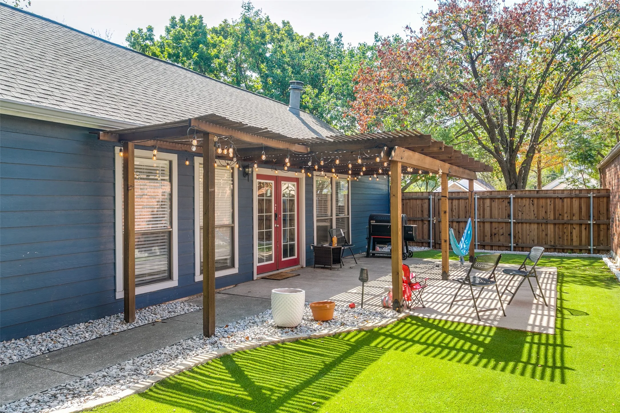 Single Family Residence For Rent in Dallas County , 924 Sugarberry Drive, Coppell, Texas 75019, 3 Bedroom, 2 Bathroom, 2 Garage spaces, 1,320 Sqft, built in 1983, mls#21388704, Real Estate Agent in Coppell, Homes For Rent in Dallas county, Homes For Rent in Coppell, Realtor in Coppell Texas, Real Estate Brokerage Independent Realty Texas, Luminita Cordes Realtor
