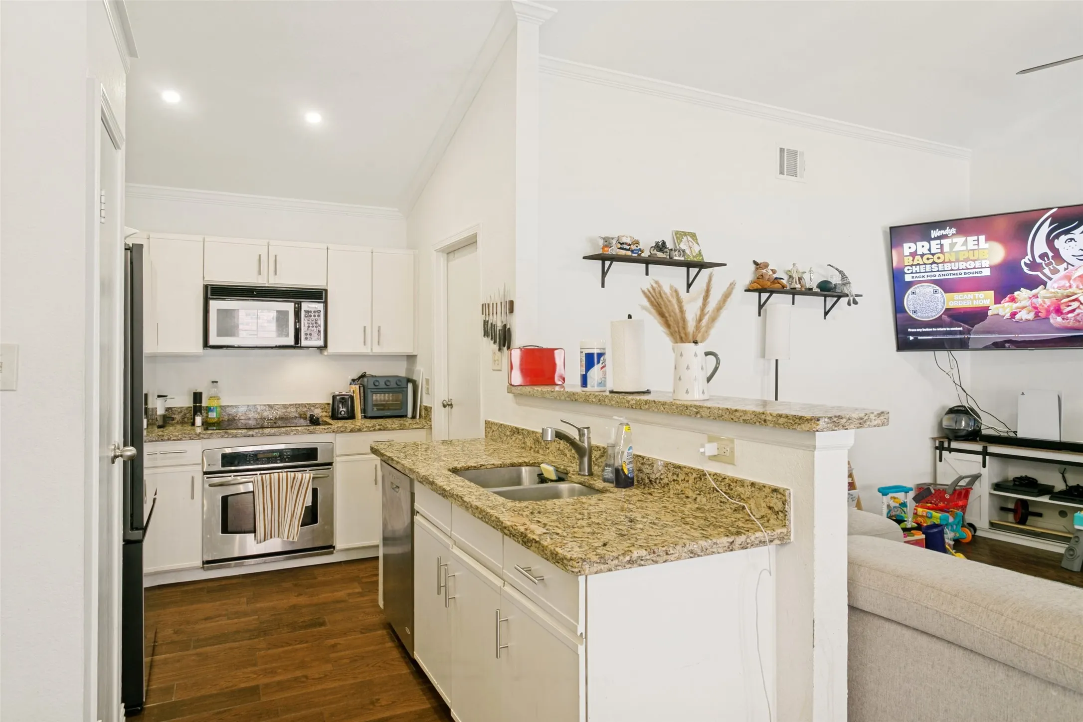 Single Family Residence For Rent in Dallas County , 924 Sugarberry Drive, Coppell, Texas 75019, 3 Bedroom, 2 Bathroom, 2 Garage spaces, 1,320 Sqft, built in 1983, mls#21388704, Real Estate Agent in Coppell, Homes For Rent in Dallas county, Homes For Rent in Coppell, Realtor in Coppell Texas, Real Estate Brokerage Independent Realty Texas, Luminita Cordes Realtor