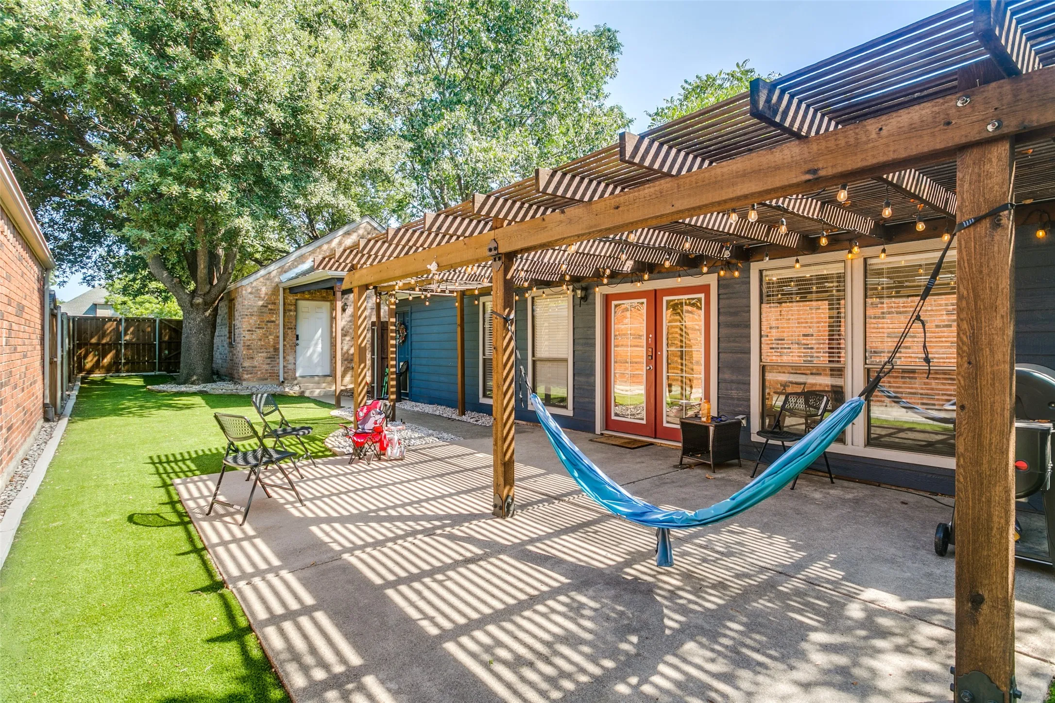 Single Family Residence For Rent in Dallas County , 924 Sugarberry Drive, Coppell, Texas 75019, 3 Bedroom, 2 Bathroom, 2 Garage spaces, 1,320 Sqft, built in 1983, mls#21388704, Real Estate Agent in Coppell, Homes For Rent in Dallas county, Homes For Rent in Coppell, Realtor in Coppell Texas, Real Estate Brokerage Independent Realty Texas, Luminita Cordes Realtor