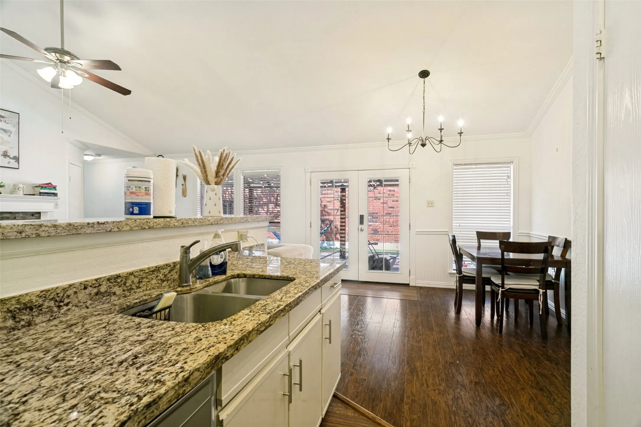 Single Family Residence For Rent in Dallas County , 924 Sugarberry Drive, Coppell, Texas 75019, 3 Bedroom, 2 Bathroom, 2 Garage spaces, 1,320 Sqft, built in 1983, mls#21388704, Real Estate Agent in Coppell, Homes For Rent in Dallas county, Homes For Rent in Coppell, Realtor in Coppell Texas, Real Estate Brokerage Independent Realty Texas, Luminita Cordes Realtor