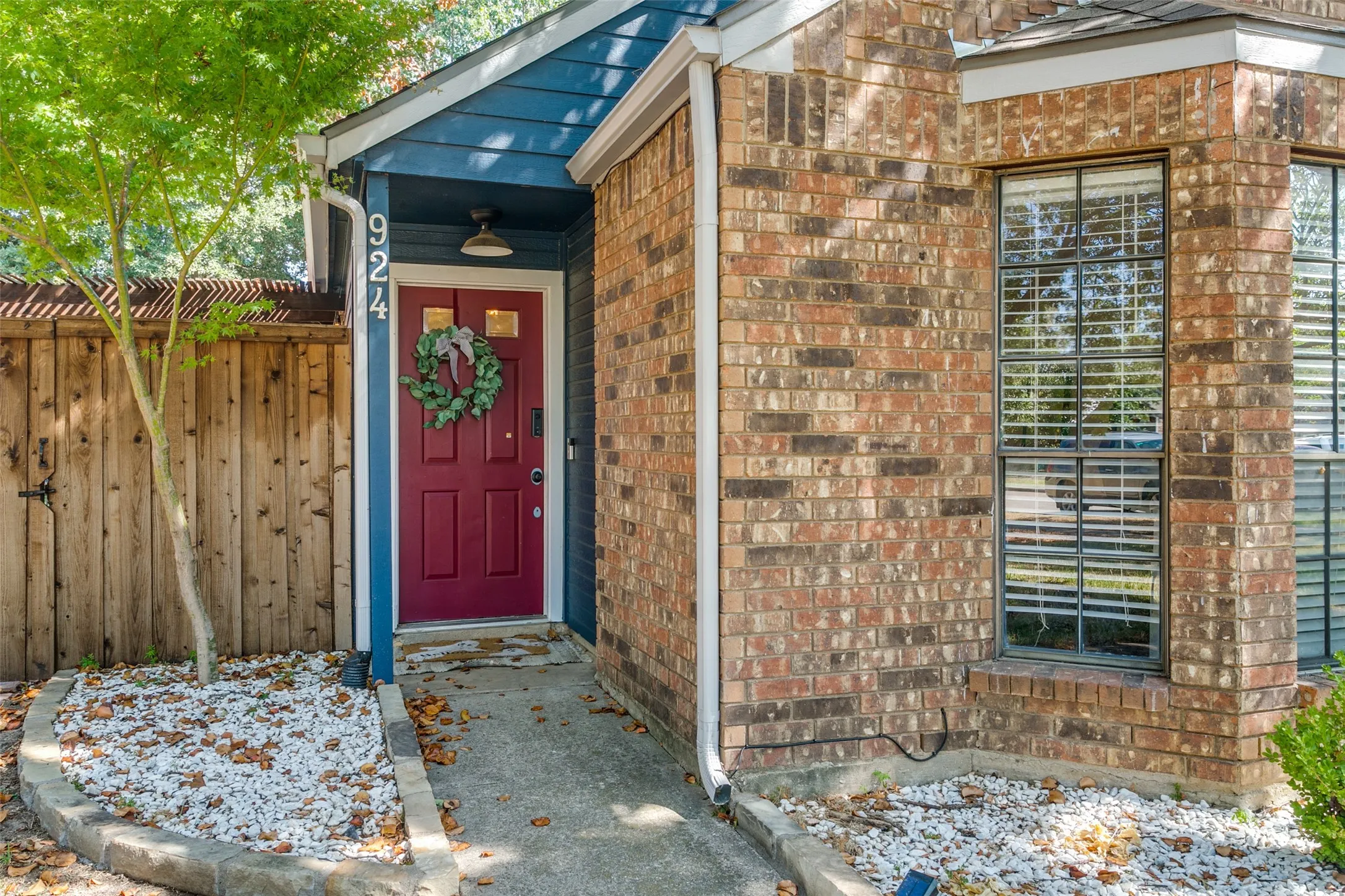 Single Family Residence For Rent in Dallas County , 924 Sugarberry Drive, Coppell, Texas 75019, 3 Bedroom, 2 Bathroom, 2 Garage spaces, 1,320 Sqft, built in 1983, mls#21388704, Real Estate Agent in Coppell, Homes For Rent in Dallas county, Homes For Rent in Coppell, Realtor in Coppell Texas, Real Estate Brokerage Independent Realty Texas, Luminita Cordes Realtor