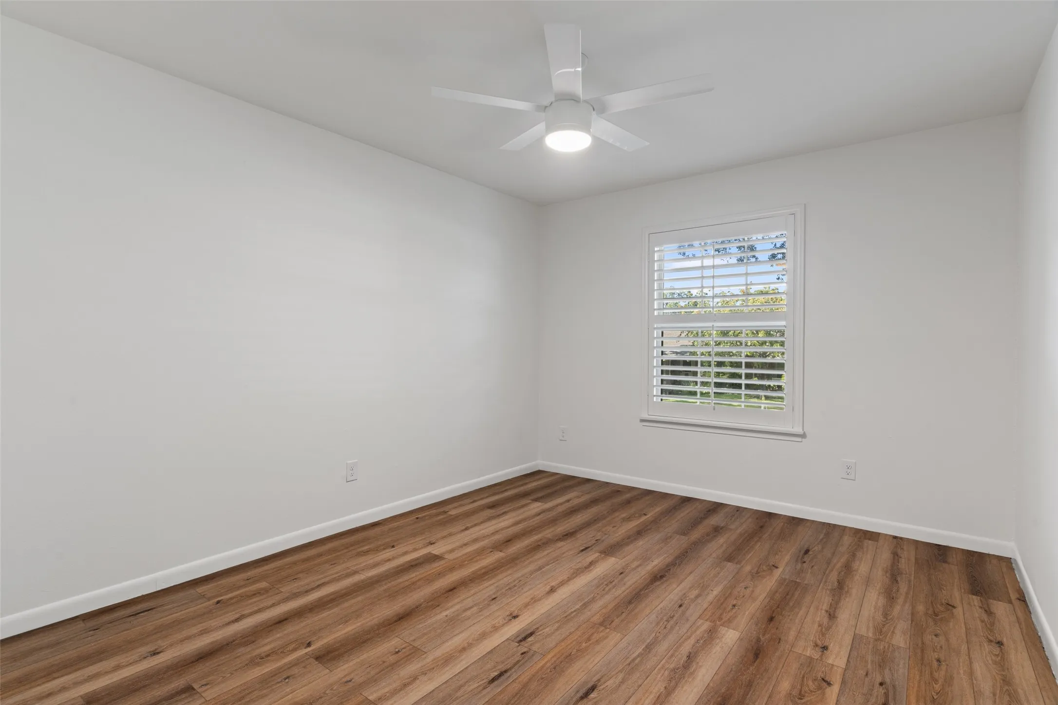 Single Family Residence For Sale in Dallas County , 10540 Silverock Drive, Dallas, Texas 75218, 3 Bedroom, 3 Bathroom, 2 Garage spaces, 2,101 Sqft, built in 1962, mls#21389226, Real Estate Agent in Dallas, Homes For Sale in Dallas county, Homes For Sale in Dallas, Realtor in Dallas Texas, Real Estate Brokerage Independent Realty Texas, Luminita Cordes Realtor