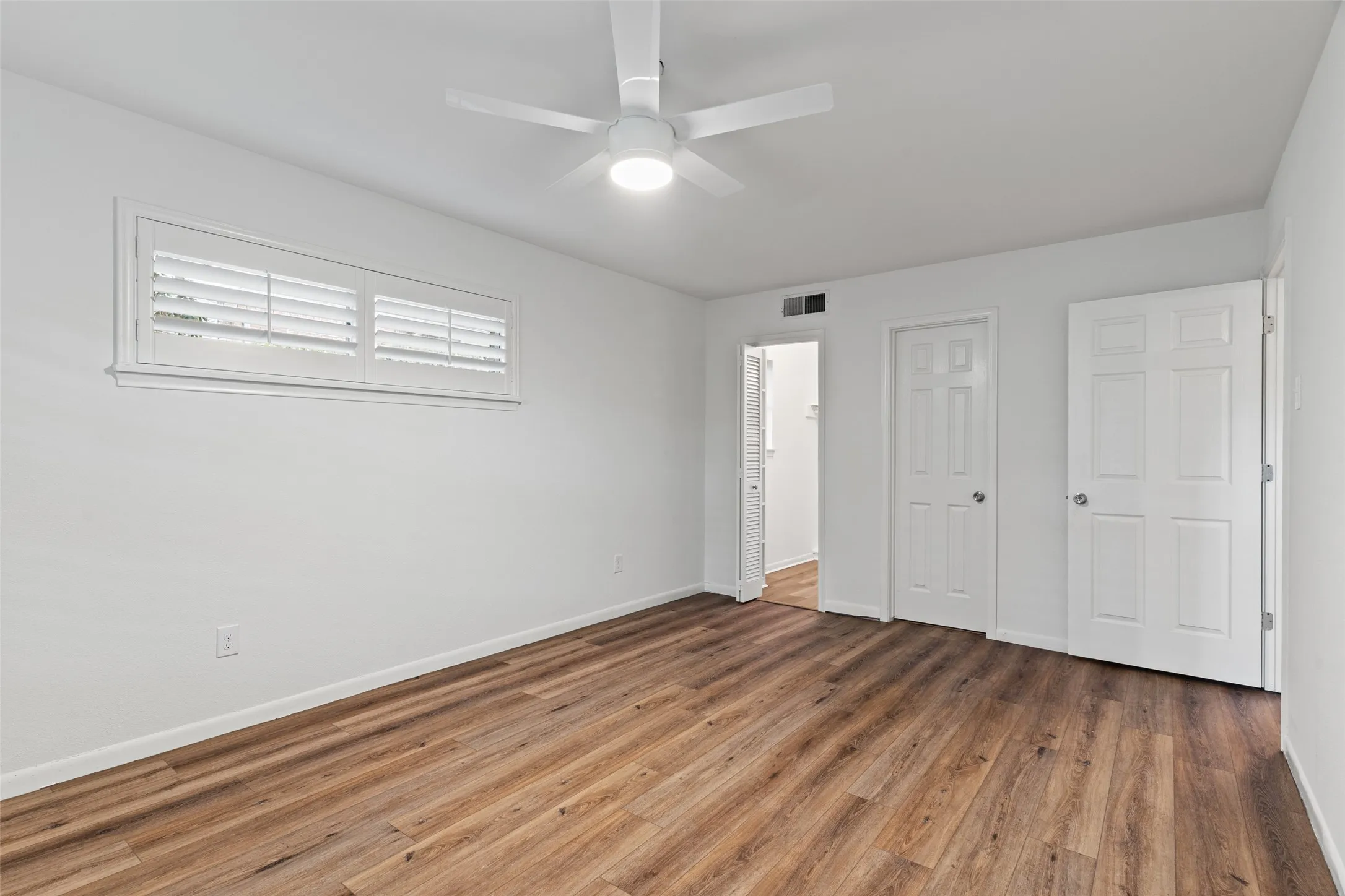 Single Family Residence For Sale in Dallas County , 10540 Silverock Drive, Dallas, Texas 75218, 3 Bedroom, 3 Bathroom, 2 Garage spaces, 2,101 Sqft, built in 1962, mls#21389226, Real Estate Agent in Dallas, Homes For Sale in Dallas county, Homes For Sale in Dallas, Realtor in Dallas Texas, Real Estate Brokerage Independent Realty Texas, Luminita Cordes Realtor