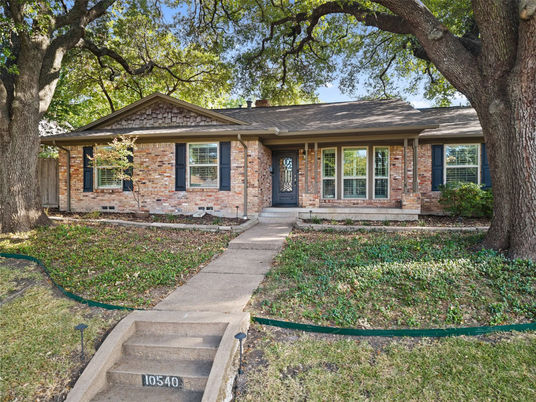 Single Family Residence For Sale in Dallas County , 10540 Silverock Drive, Dallas, Texas 75218, 3 Bedroom, 3 Bathroom, 2 Garage spaces, 2,101 Sqft, built in 1962, mls#21389226, Real Estate Agent in Dallas, Homes For Sale in Dallas county, Homes For Sale in Dallas, Realtor in Dallas Texas, Real Estate Brokerage Independent Realty Texas, Luminita Cordes Realtor