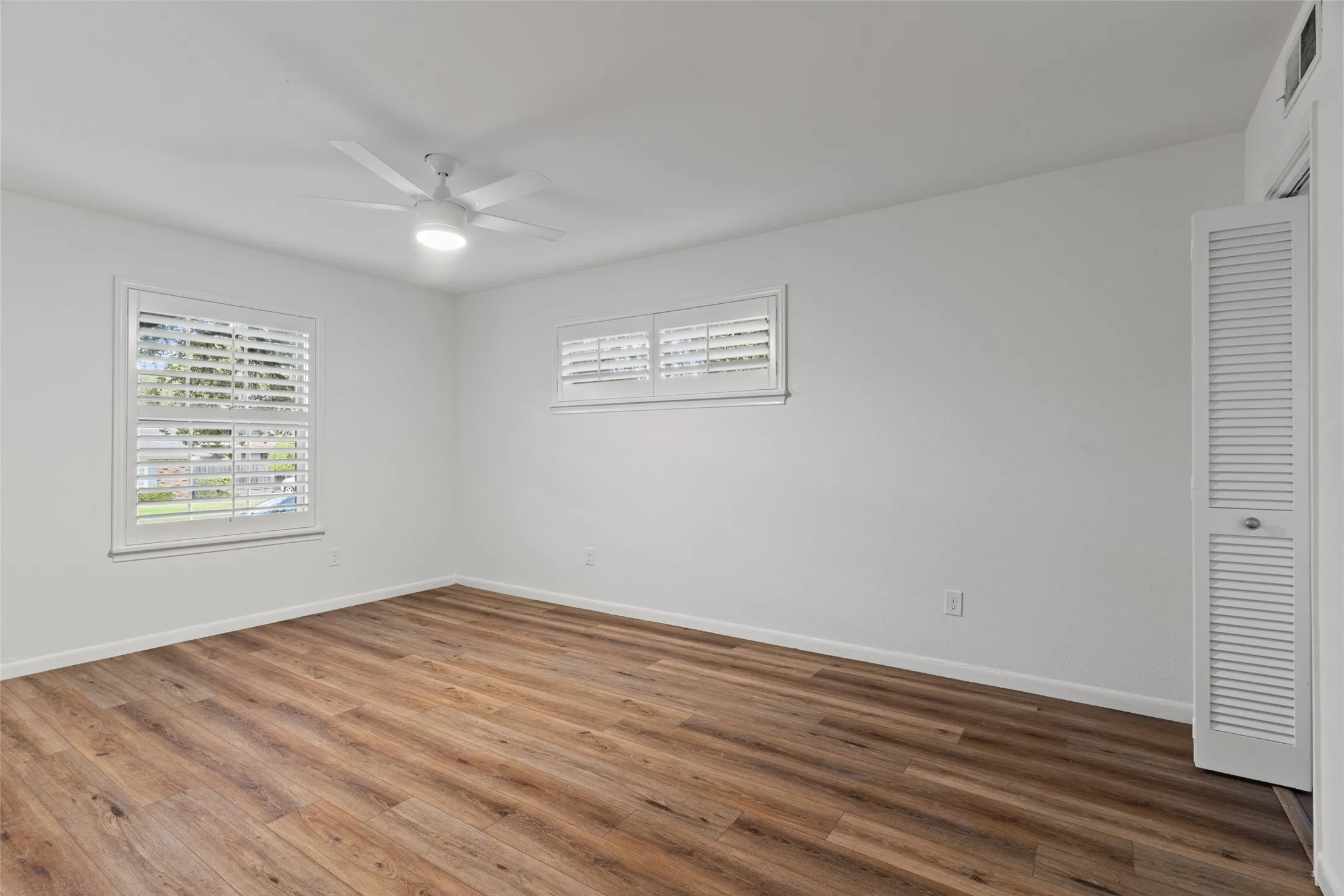 Single Family Residence For Sale in Dallas County , 10540 Silverock Drive, Dallas, Texas 75218, 3 Bedroom, 3 Bathroom, 2 Garage spaces, 2,101 Sqft, built in 1962, mls#21389226, Real Estate Agent in Dallas, Homes For Sale in Dallas county, Homes For Sale in Dallas, Realtor in Dallas Texas, Real Estate Brokerage Independent Realty Texas, Luminita Cordes Realtor