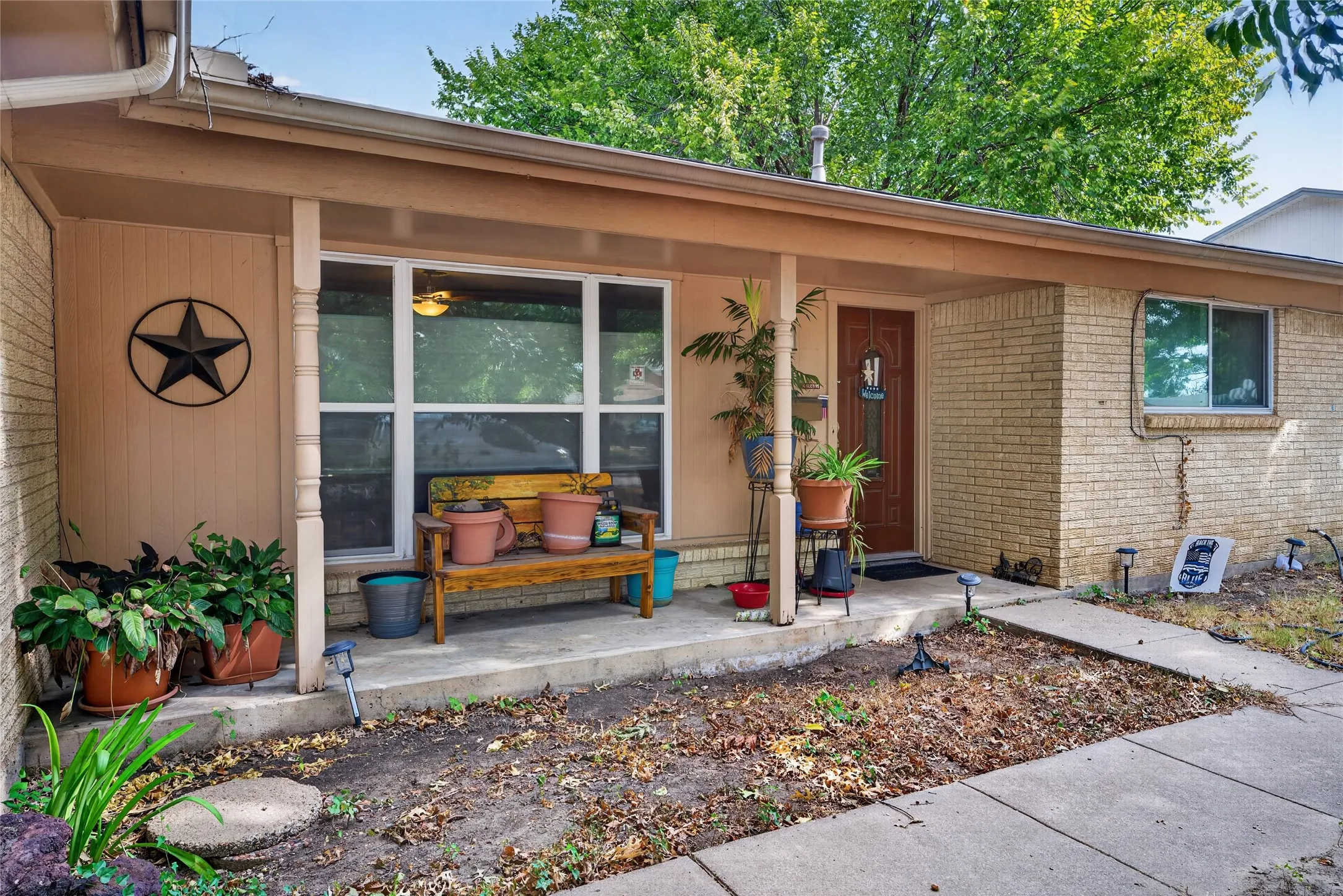 Single Family Residence For Sale in Tarrant County , 5613 Bonnie Wayne Street, Haltom City, Texas 76117, 3 Bedroom, 2 Bathroom, 2 Garage spaces, 1,703 Sqft, built in 1964, mls#21382298, Real Estate Agent in Haltom City, Homes For Sale in Tarrant county, Homes For Sale in Haltom City, Realtor in Haltom City Texas, Real Estate Brokerage Independent Realty Texas, Luminita Cordes Realtor