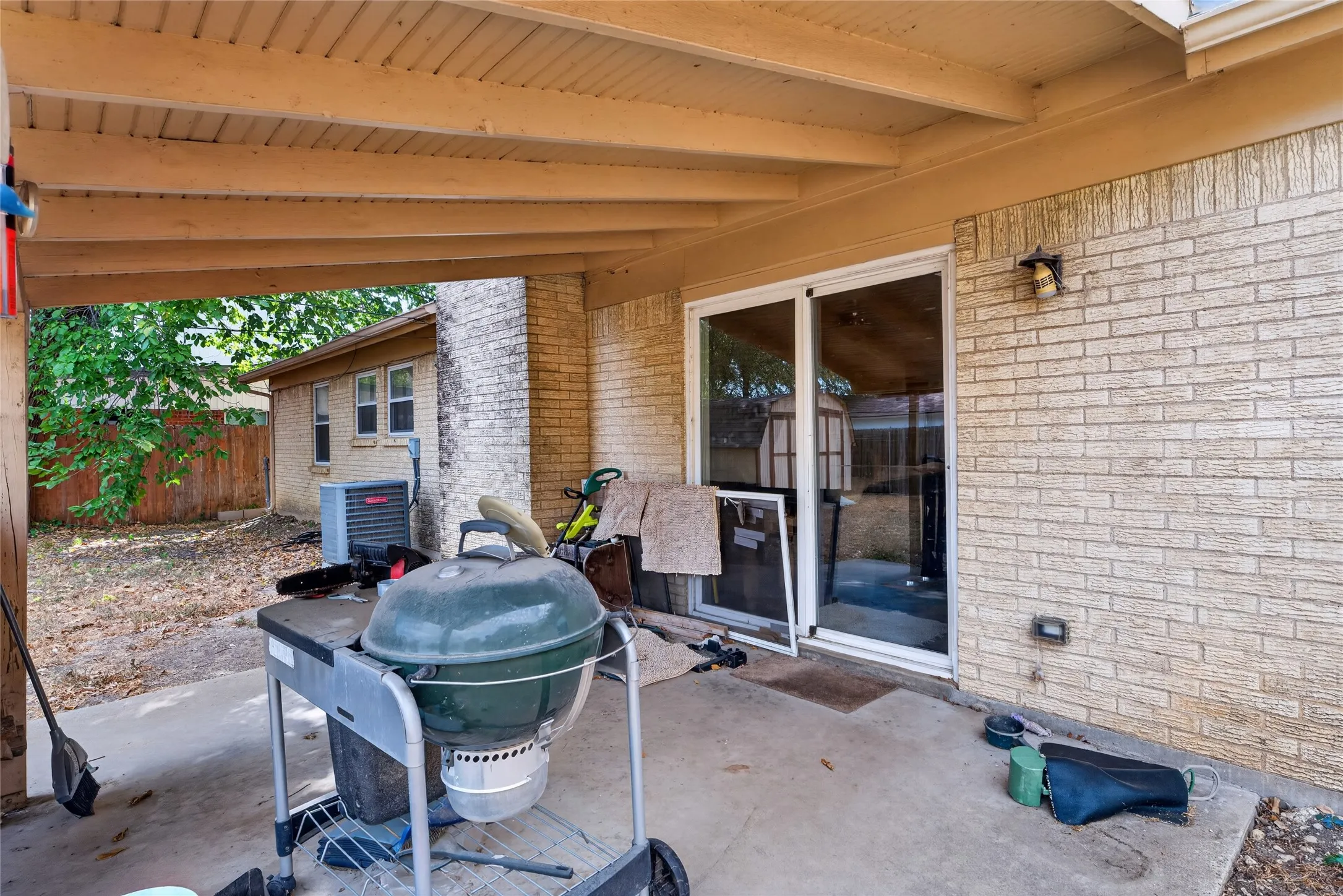 Single Family Residence For Sale in Tarrant County , 5613 Bonnie Wayne Street, Haltom City, Texas 76117, 3 Bedroom, 2 Bathroom, 2 Garage spaces, 1,703 Sqft, built in 1964, mls#21382298, Real Estate Agent in Haltom City, Homes For Sale in Tarrant county, Homes For Sale in Haltom City, Realtor in Haltom City Texas, Real Estate Brokerage Independent Realty Texas, Luminita Cordes Realtor