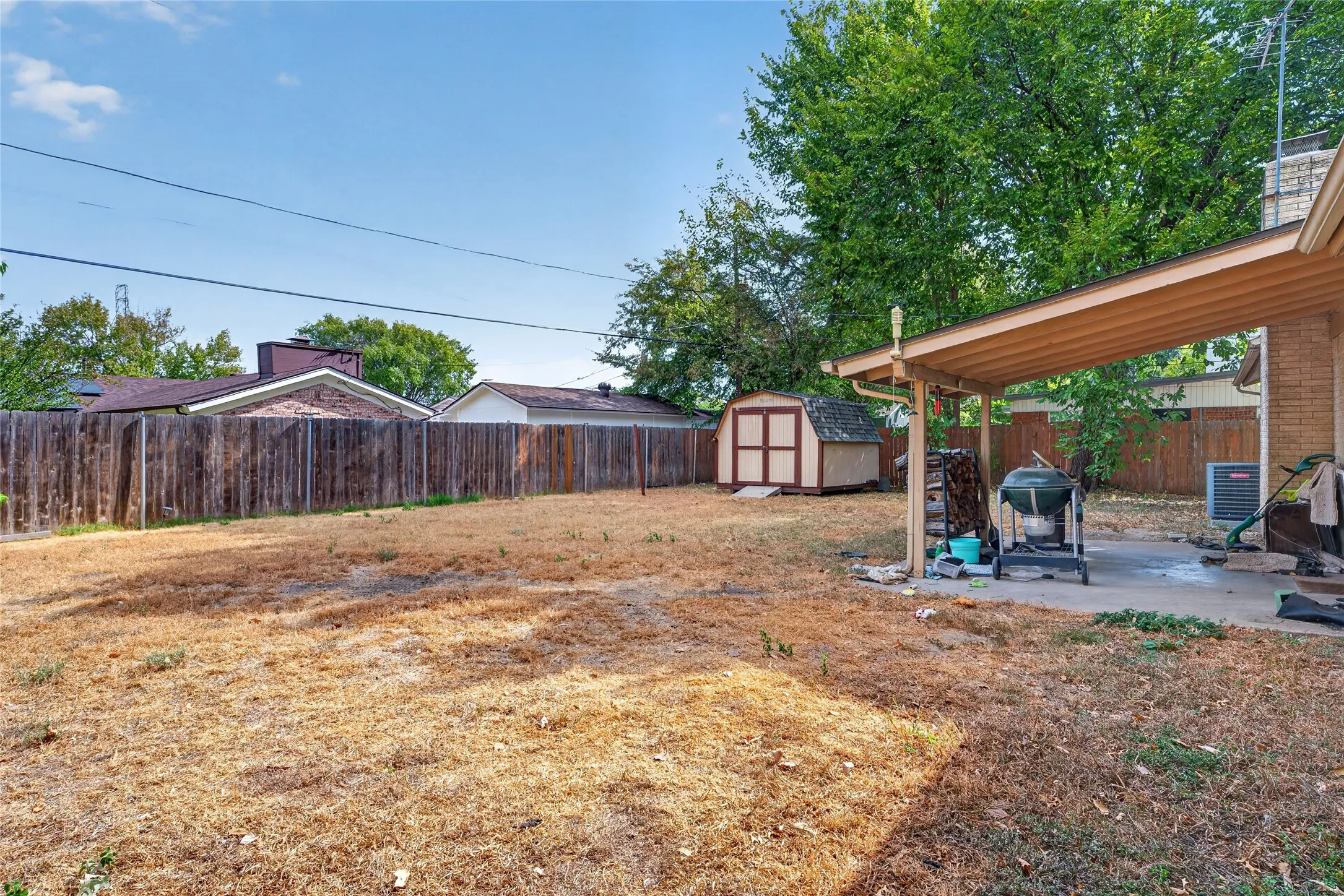 Single Family Residence For Sale in Tarrant County , 5613 Bonnie Wayne Street, Haltom City, Texas 76117, 3 Bedroom, 2 Bathroom, 2 Garage spaces, 1,703 Sqft, built in 1964, mls#21382298, Real Estate Agent in Haltom City, Homes For Sale in Tarrant county, Homes For Sale in Haltom City, Realtor in Haltom City Texas, Real Estate Brokerage Independent Realty Texas, Luminita Cordes Realtor