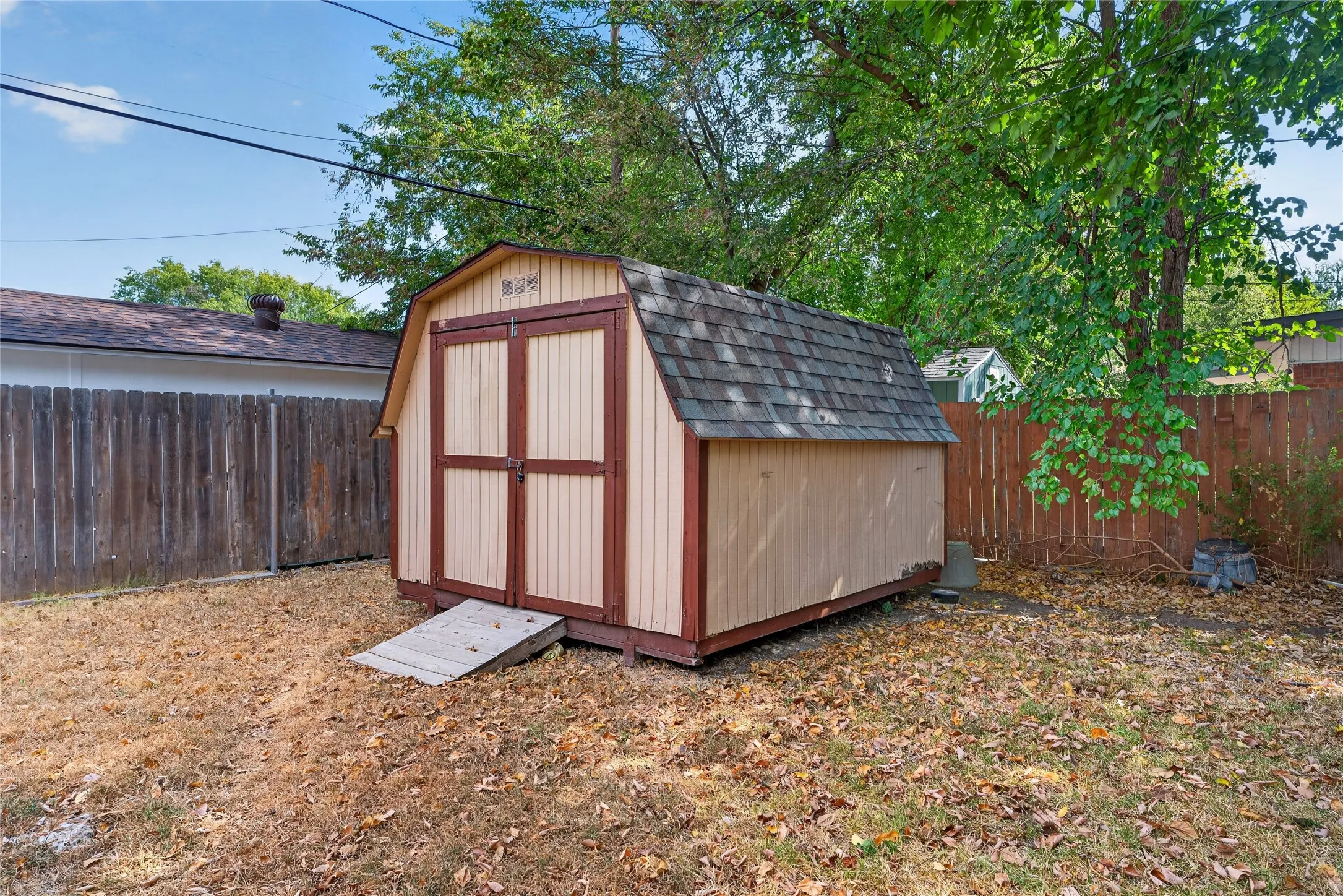 Single Family Residence For Sale in Tarrant County , 5613 Bonnie Wayne Street, Haltom City, Texas 76117, 3 Bedroom, 2 Bathroom, 2 Garage spaces, 1,703 Sqft, built in 1964, mls#21382298, Real Estate Agent in Haltom City, Homes For Sale in Tarrant county, Homes For Sale in Haltom City, Realtor in Haltom City Texas, Real Estate Brokerage Independent Realty Texas, Luminita Cordes Realtor