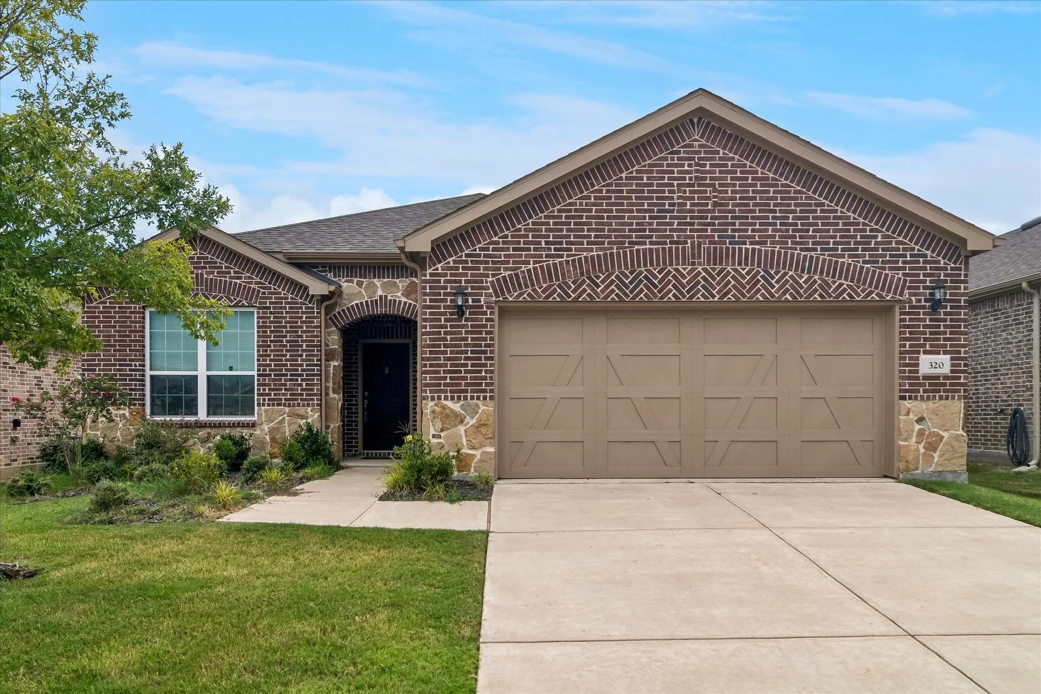 Single Family Residence For Sale in Collin County , 320 Long Pines Drive, Mc Kinney, Texas 75071, 3 Bedroom, 2 Bathroom, 2 Garage spaces, 2,012 Sqft, built in 2023, mls#21383428, Real Estate Agent in Mc Kinney, Homes For Sale in Collin county, Homes For Sale in Mc Kinney, Realtor in Mc Kinney Texas, Real Estate Brokerage Independent Realty Texas, Luminita Cordes Realtor