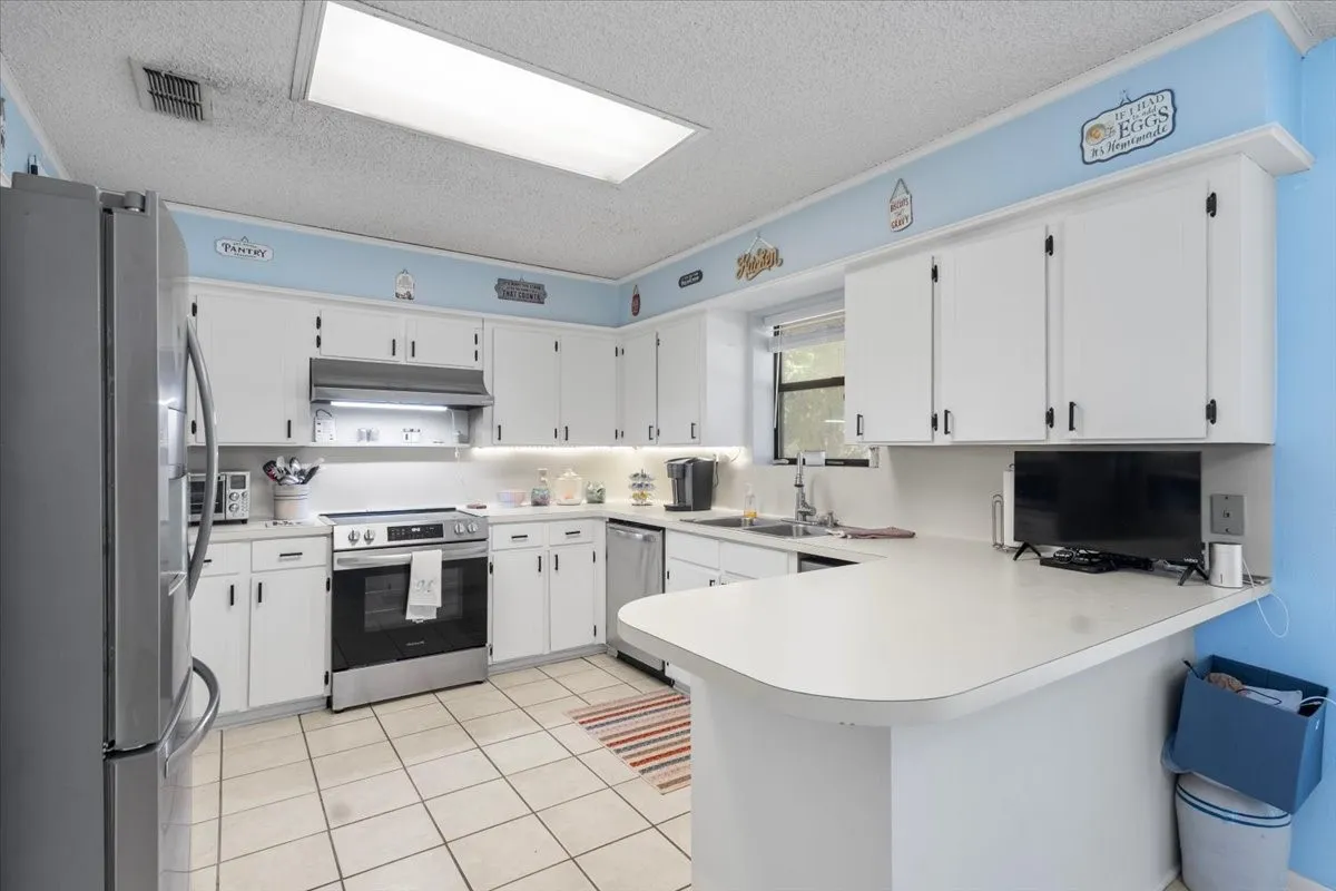 Single Family Residence For Sale in Upshur County , 102 Private Road 3174, Gilmer, Texas 75644, 4 Bedroom, 3 Bathroom, Garage spaces, 2,676 Sqft, built in 1985, mls#21389266, Real Estate Agent in Gilmer, Homes For Sale in Upshur county, Homes For Sale in Gilmer, Realtor in Gilmer Texas, Real Estate Brokerage Independent Realty Texas, Luminita Cordes Realtor
