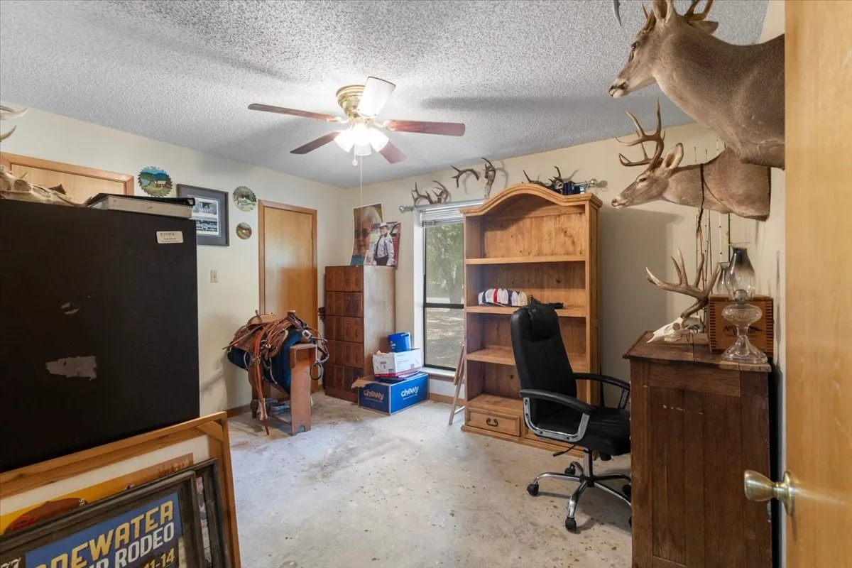 Single Family Residence For Sale in Upshur County , 102 Private Road 3174, Gilmer, Texas 75644, 4 Bedroom, 3 Bathroom, Garage spaces, 2,676 Sqft, built in 1985, mls#21389266, Real Estate Agent in Gilmer, Homes For Sale in Upshur county, Homes For Sale in Gilmer, Realtor in Gilmer Texas, Real Estate Brokerage Independent Realty Texas, Luminita Cordes Realtor