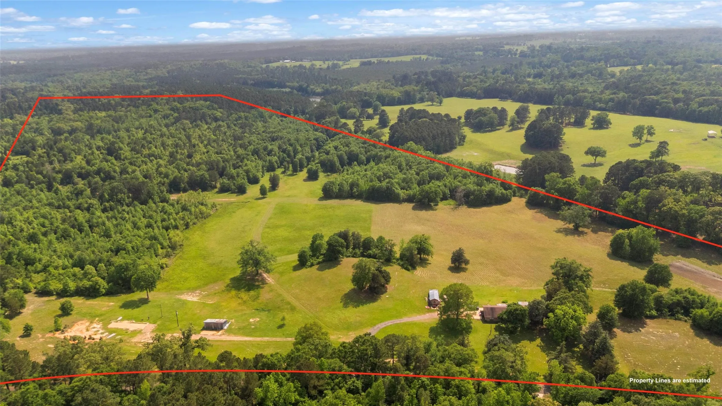 Single Family Residence For Sale in Upshur County , 102 Private Road 3174, Gilmer, Texas 75644, 4 Bedroom, 3 Bathroom, Garage spaces, 2,676 Sqft, built in 1985, mls#21389266, Real Estate Agent in Gilmer, Homes For Sale in Upshur county, Homes For Sale in Gilmer, Realtor in Gilmer Texas, Real Estate Brokerage Independent Realty Texas, Luminita Cordes Realtor