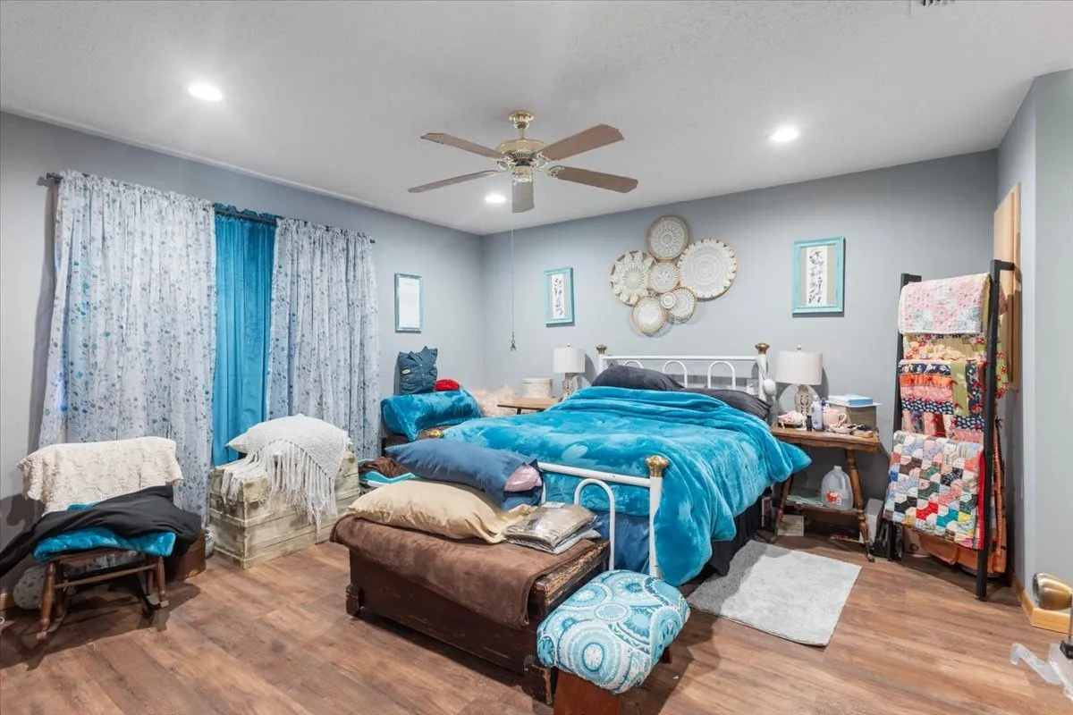 Single Family Residence For Sale in Upshur County , 102 Private Road 3174, Gilmer, Texas 75644, 4 Bedroom, 3 Bathroom, Garage spaces, 2,676 Sqft, built in 1985, mls#21389266, Real Estate Agent in Gilmer, Homes For Sale in Upshur county, Homes For Sale in Gilmer, Realtor in Gilmer Texas, Real Estate Brokerage Independent Realty Texas, Luminita Cordes Realtor