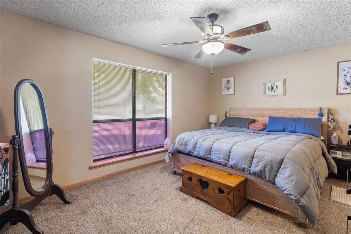 Single Family Residence For Sale in Upshur County , 102 Private Road 3174, Gilmer, Texas 75644, 4 Bedroom, 3 Bathroom, Garage spaces, 2,676 Sqft, built in 1985, mls#21389266, Real Estate Agent in Gilmer, Homes For Sale in Upshur county, Homes For Sale in Gilmer, Realtor in Gilmer Texas, Real Estate Brokerage Independent Realty Texas, Luminita Cordes Realtor
