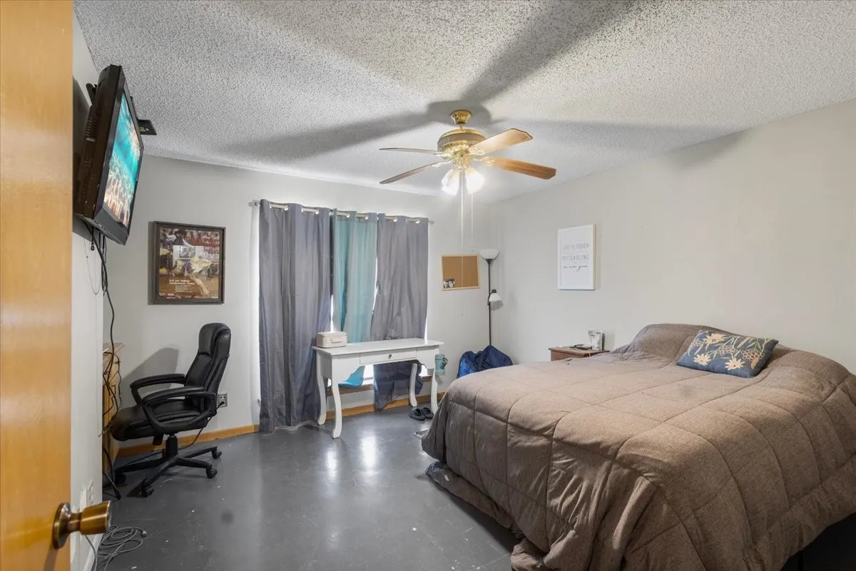 Single Family Residence For Sale in Upshur County , 102 Private Road 3174, Gilmer, Texas 75644, 4 Bedroom, 3 Bathroom, Garage spaces, 2,676 Sqft, built in 1985, mls#21389266, Real Estate Agent in Gilmer, Homes For Sale in Upshur county, Homes For Sale in Gilmer, Realtor in Gilmer Texas, Real Estate Brokerage Independent Realty Texas, Luminita Cordes Realtor