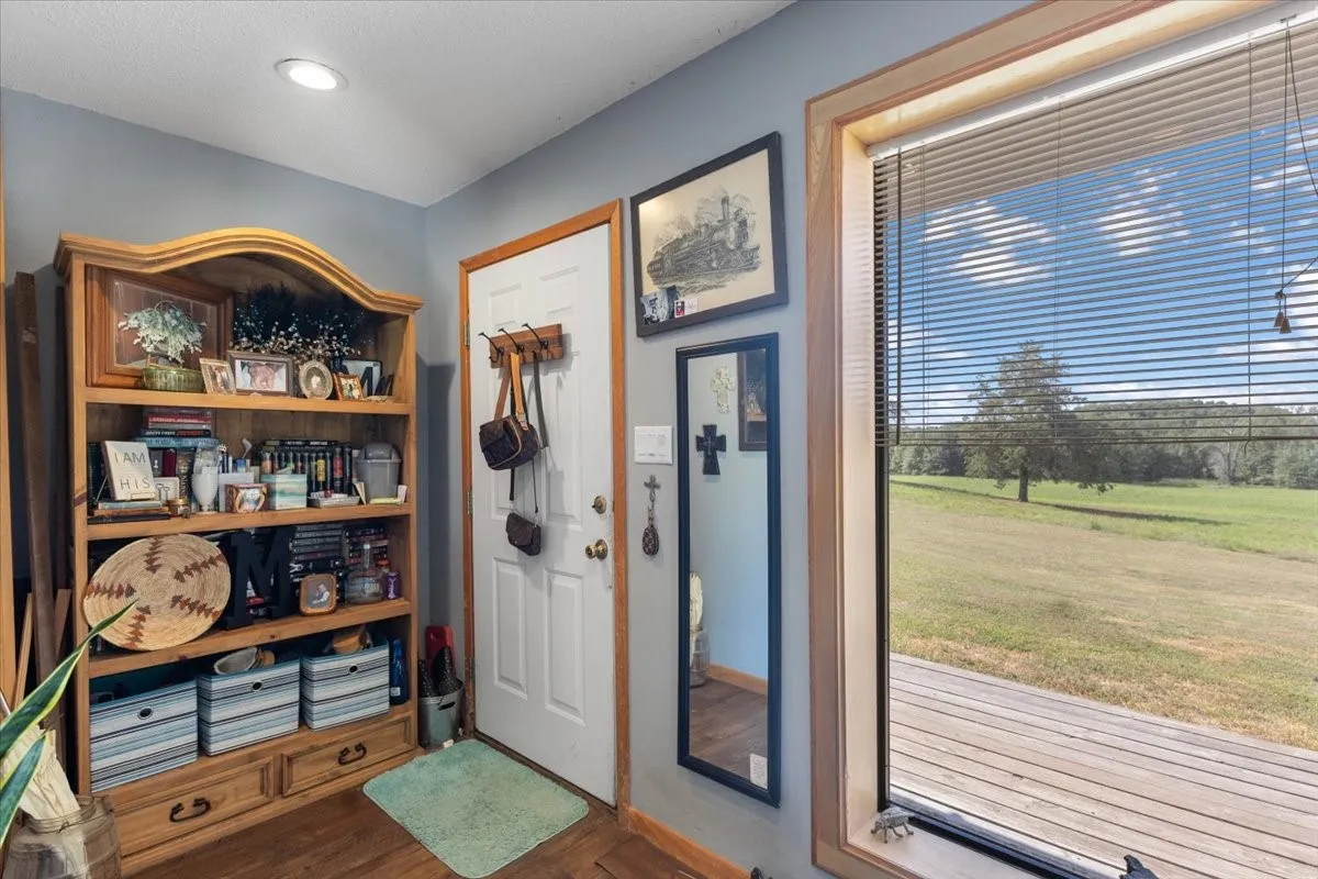 Single Family Residence For Sale in Upshur County , 102 Private Road 3174, Gilmer, Texas 75644, 4 Bedroom, 3 Bathroom, Garage spaces, 2,676 Sqft, built in 1985, mls#21389266, Real Estate Agent in Gilmer, Homes For Sale in Upshur county, Homes For Sale in Gilmer, Realtor in Gilmer Texas, Real Estate Brokerage Independent Realty Texas, Luminita Cordes Realtor