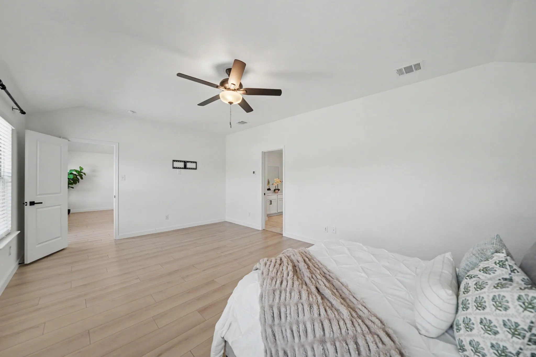 Single Family Residence For Sale in Rockwall County , 3204 Everly Drive, Fate, Texas 75189, 4 Bedroom, 2 Bathroom, 2 Garage spaces, 2,092 Sqft, built in 2020, mls#21388457, Real Estate Agent in Fate, Homes For Sale in Rockwall county, Homes For Sale in Fate, Realtor in Fate Texas, Real Estate Brokerage Independent Realty Texas, Luminita Cordes Realtor