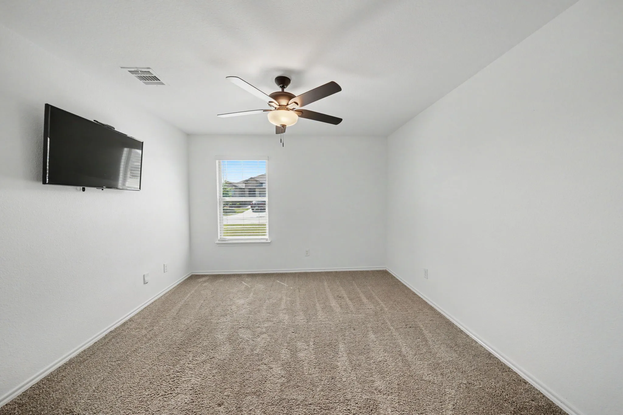 Single Family Residence For Sale in Rockwall County , 3204 Everly Drive, Fate, Texas 75189, 4 Bedroom, 2 Bathroom, 2 Garage spaces, 2,092 Sqft, built in 2020, mls#21388457, Real Estate Agent in Fate, Homes For Sale in Rockwall county, Homes For Sale in Fate, Realtor in Fate Texas, Real Estate Brokerage Independent Realty Texas, Luminita Cordes Realtor