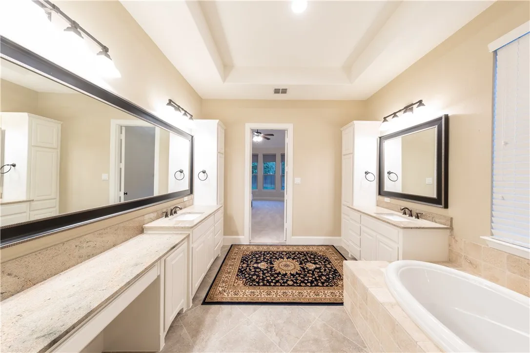 Single Family Residence For Sale in Collin County , 879 Grassy Shore Court, Allen, Texas 75013, 5 Bedroom, 5 Bathroom, 3 Garage spaces, 4,433 Sqft, built in 2015, mls#21389273, Real Estate Agent in Allen, Homes For Sale in Collin county, Homes For Sale in Allen, Realtor in Allen Texas, Real Estate Brokerage Independent Realty Texas, Luminita Cordes Realtor