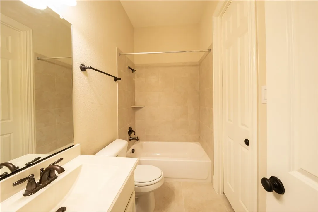 Single Family Residence For Sale in Collin County , 879 Grassy Shore Court, Allen, Texas 75013, 5 Bedroom, 5 Bathroom, 3 Garage spaces, 4,433 Sqft, built in 2015, mls#21389273, Real Estate Agent in Allen, Homes For Sale in Collin county, Homes For Sale in Allen, Realtor in Allen Texas, Real Estate Brokerage Independent Realty Texas, Luminita Cordes Realtor