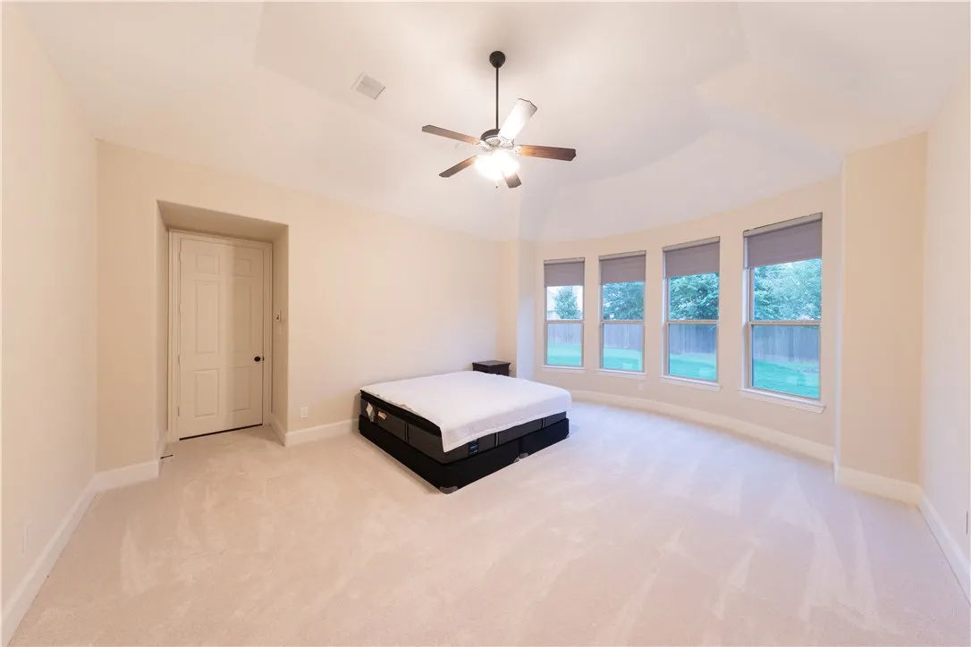 Single Family Residence For Sale in Collin County , 879 Grassy Shore Court, Allen, Texas 75013, 5 Bedroom, 5 Bathroom, 3 Garage spaces, 4,433 Sqft, built in 2015, mls#21389273, Real Estate Agent in Allen, Homes For Sale in Collin county, Homes For Sale in Allen, Realtor in Allen Texas, Real Estate Brokerage Independent Realty Texas, Luminita Cordes Realtor
