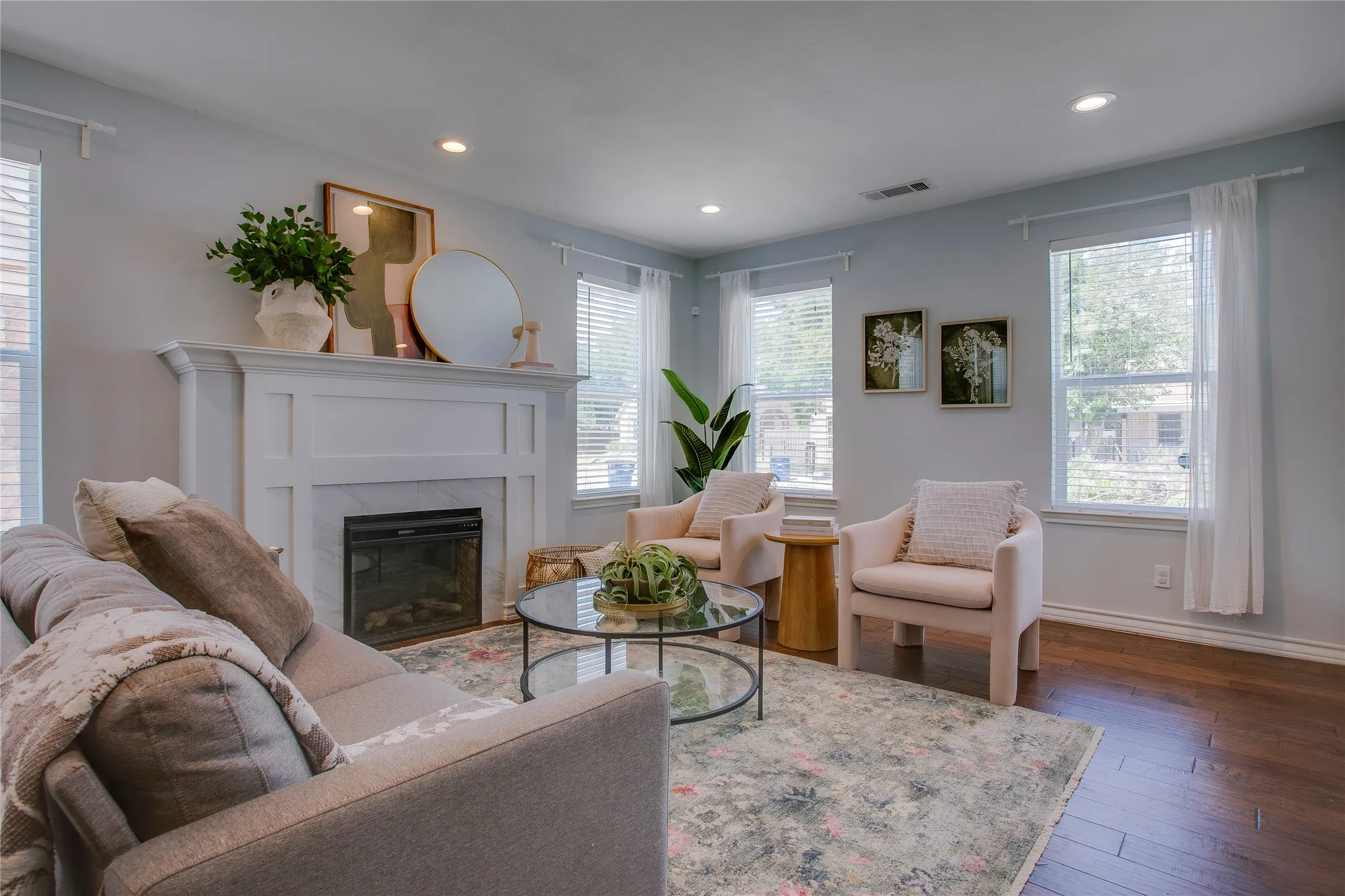 Single Family Residence For Sale in Dallas County , 1110 Galloway Avenue, Dallas, Texas 75216, 3 Bedroom, 2 Bathroom, Garage spaces, 1,516 Sqft, built in 1940, mls#21387866, Real Estate Agent in Dallas, Homes For Sale in Dallas county, Homes For Sale in Dallas, Realtor in Dallas Texas, Real Estate Brokerage Independent Realty Texas, Luminita Cordes Realtor