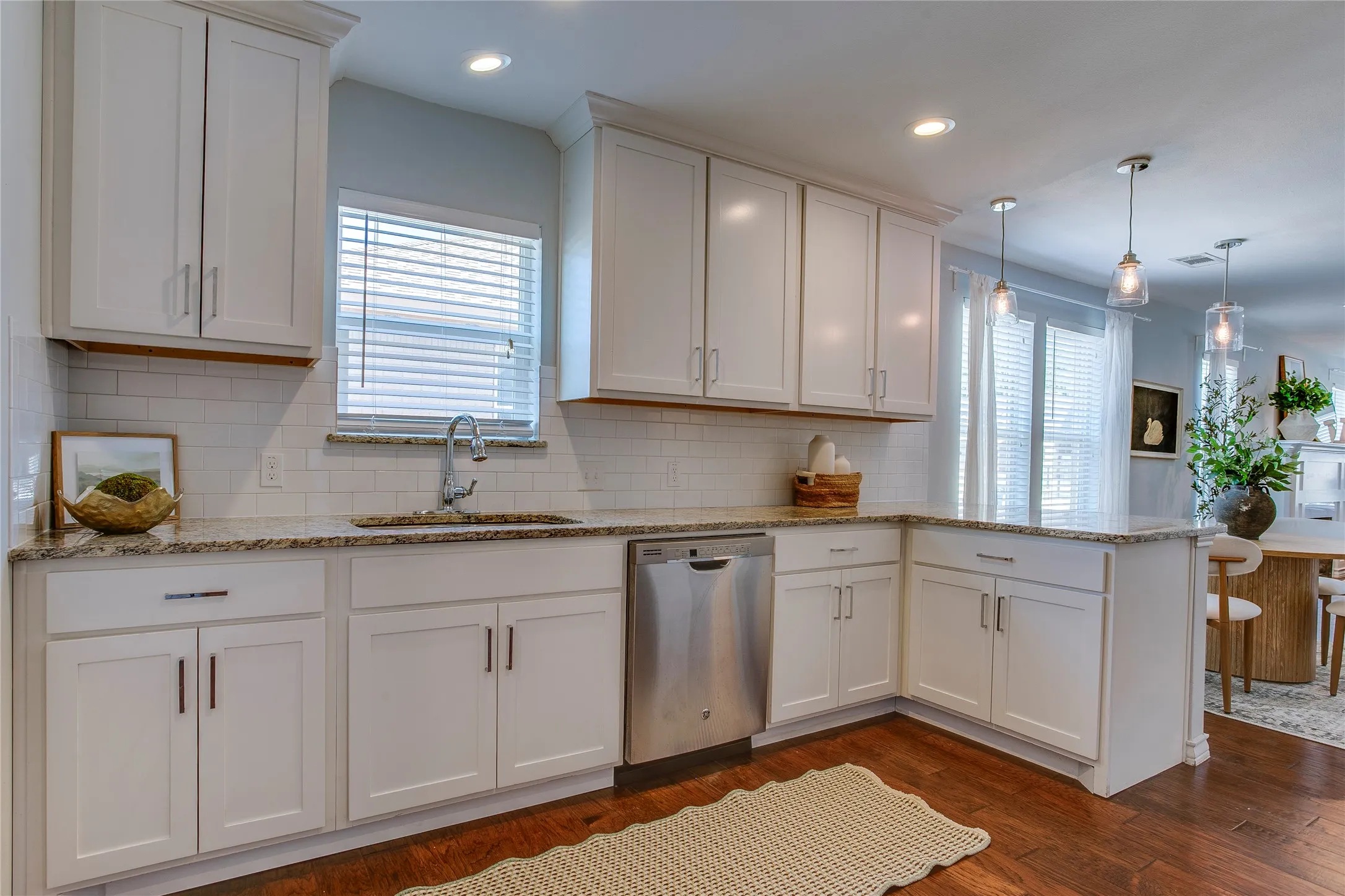Single Family Residence For Sale in Dallas County , 1110 Galloway Avenue, Dallas, Texas 75216, 3 Bedroom, 2 Bathroom, Garage spaces, 1,516 Sqft, built in 1940, mls#21387866, Real Estate Agent in Dallas, Homes For Sale in Dallas county, Homes For Sale in Dallas, Realtor in Dallas Texas, Real Estate Brokerage Independent Realty Texas, Luminita Cordes Realtor