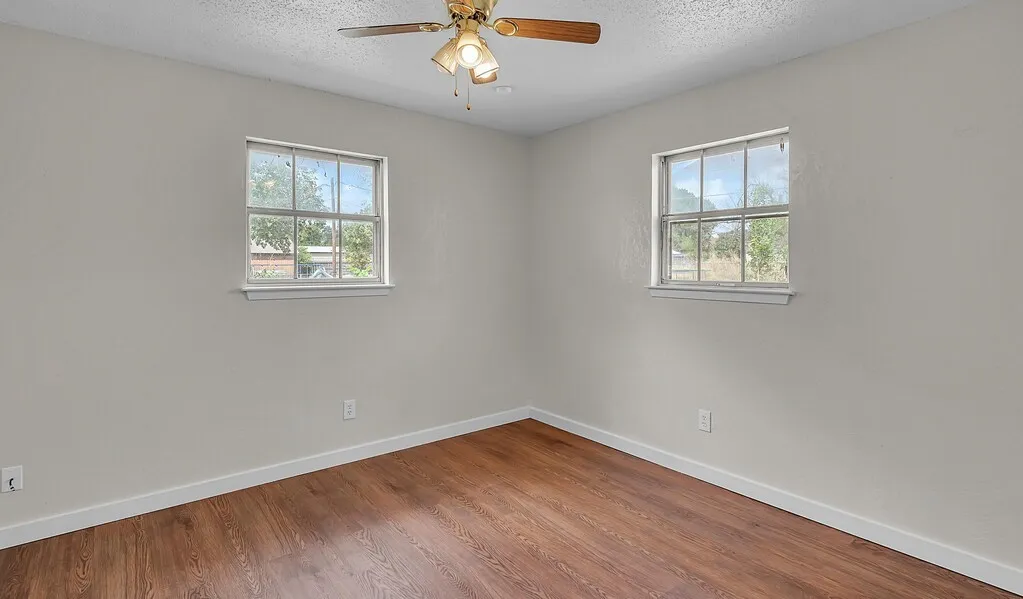Single Family Residence For Sale in Mc Lennan County , 369 Anna Hobbs Lane, Bruceville Eddy, Texas 76524, 3 Bedroom, 2 Bathroom, 2 Garage spaces, 1,734 Sqft, built in 1978, mls#21389089, Real Estate Agent in Bruceville Eddy, Homes For Sale in Mc Lennan county, Homes For Sale in Bruceville Eddy, Realtor in Bruceville Eddy Texas, Real Estate Brokerage Independent Realty Texas, Luminita Cordes Realtor