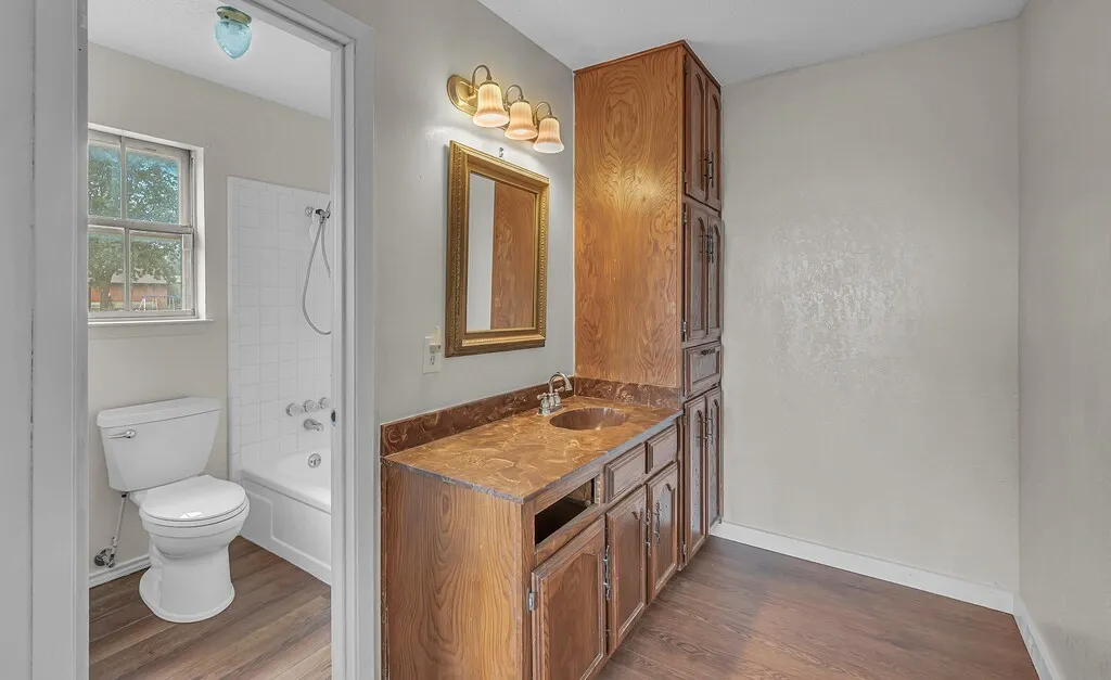 Single Family Residence For Sale in Mc Lennan County , 369 Anna Hobbs Lane, Bruceville Eddy, Texas 76524, 3 Bedroom, 2 Bathroom, 2 Garage spaces, 1,734 Sqft, built in 1978, mls#21389089, Real Estate Agent in Bruceville Eddy, Homes For Sale in Mc Lennan county, Homes For Sale in Bruceville Eddy, Realtor in Bruceville Eddy Texas, Real Estate Brokerage Independent Realty Texas, Luminita Cordes Realtor