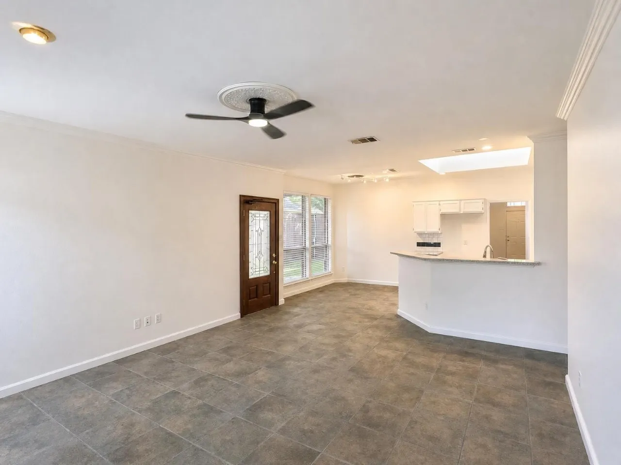 Single Family Residence For Rent in Collin County , 9518 Prestmont Place, Frisco, Texas 75035, 3 Bedroom, 2 Bathroom, 2 Garage spaces, 1,978 Sqft, built in 1995, mls#21389276, Real Estate Agent in Frisco, Homes For Rent in Collin county, Homes For Rent in Frisco, Realtor in Frisco Texas, Real Estate Brokerage Independent Realty Texas, Luminita Cordes Realtor