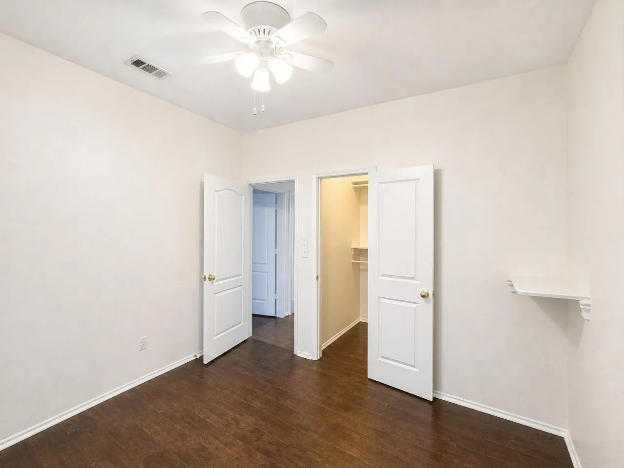 Single Family Residence For Rent in Collin County , 9518 Prestmont Place, Frisco, Texas 75035, 3 Bedroom, 2 Bathroom, 2 Garage spaces, 1,978 Sqft, built in 1995, mls#21389276, Real Estate Agent in Frisco, Homes For Rent in Collin county, Homes For Rent in Frisco, Realtor in Frisco Texas, Real Estate Brokerage Independent Realty Texas, Luminita Cordes Realtor
