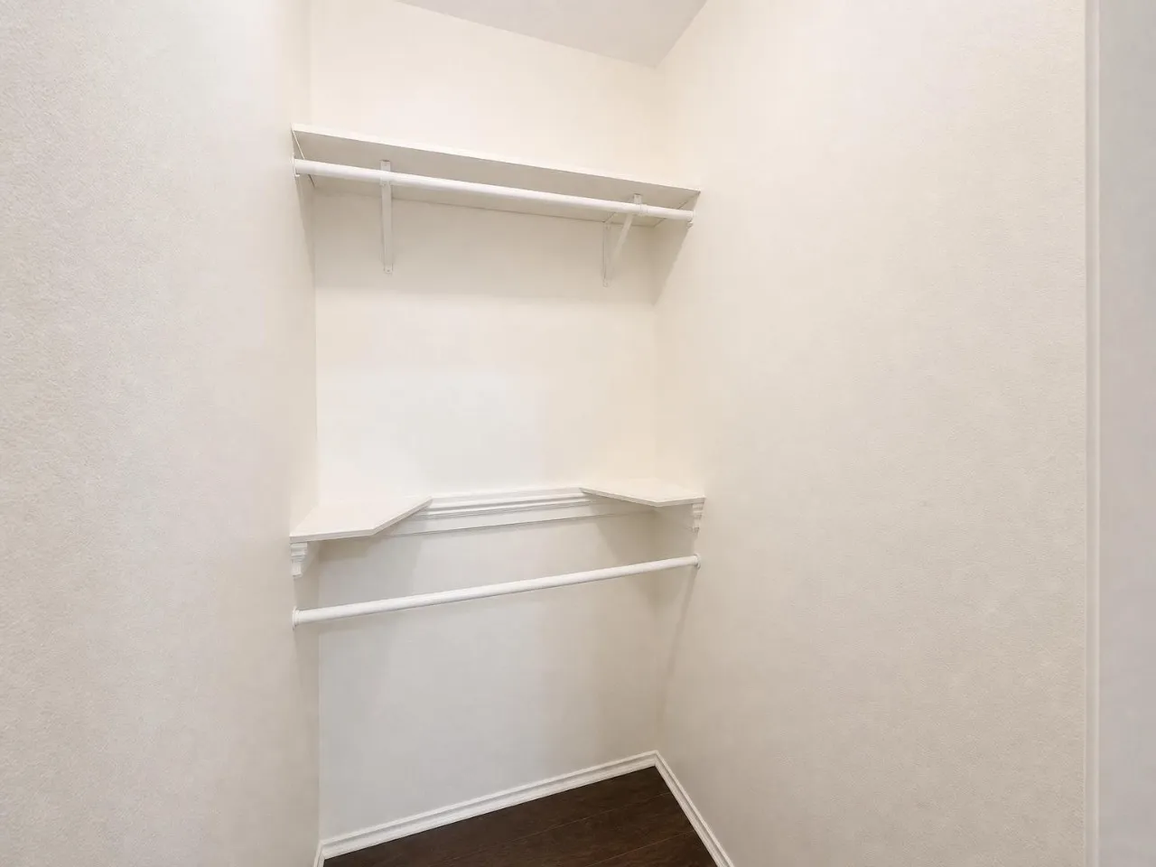 Single Family Residence For Rent in Collin County , 9518 Prestmont Place, Frisco, Texas 75035, 3 Bedroom, 2 Bathroom, 2 Garage spaces, 1,978 Sqft, built in 1995, mls#21389276, Real Estate Agent in Frisco, Homes For Rent in Collin county, Homes For Rent in Frisco, Realtor in Frisco Texas, Real Estate Brokerage Independent Realty Texas, Luminita Cordes Realtor
