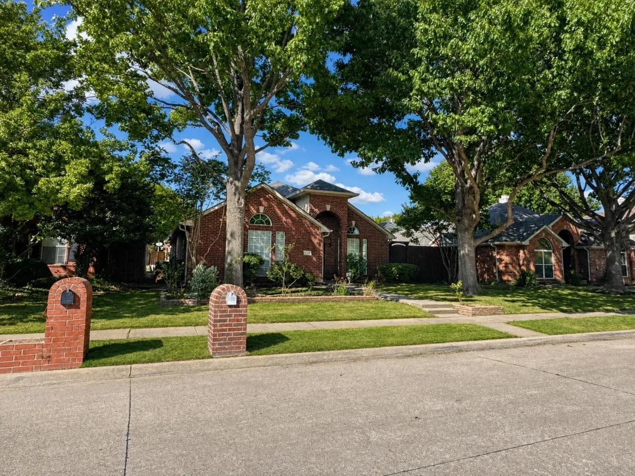 Single Family Residence For Rent in Collin County , 9518 Prestmont Place, Frisco, Texas 75035, 3 Bedroom, 2 Bathroom, 2 Garage spaces, 1,978 Sqft, built in 1995, mls#21389276, Real Estate Agent in Frisco, Homes For Rent in Collin county, Homes For Rent in Frisco, Realtor in Frisco Texas, Real Estate Brokerage Independent Realty Texas, Luminita Cordes Realtor